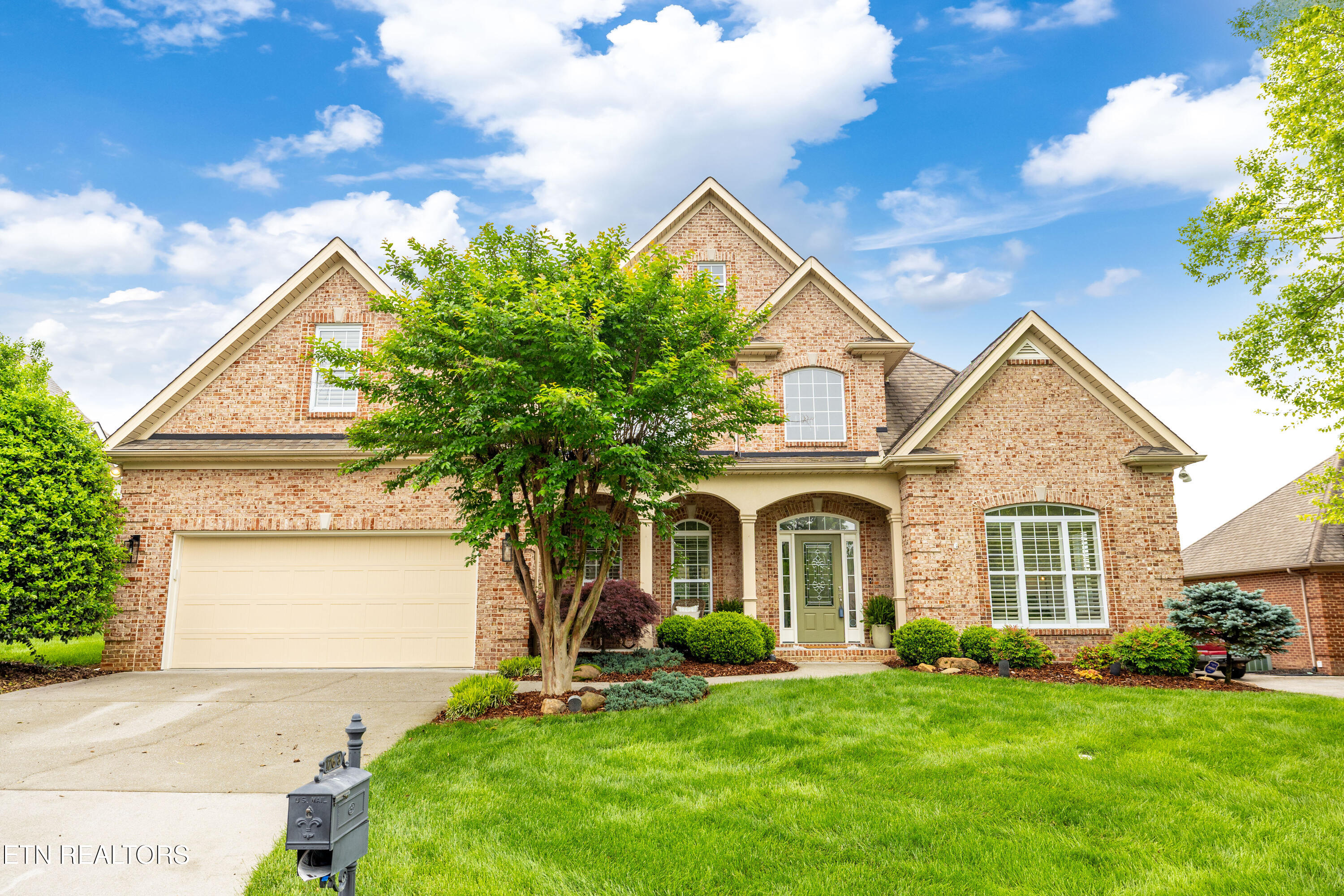 12618 Hunters Creek Lane Property Photo 1