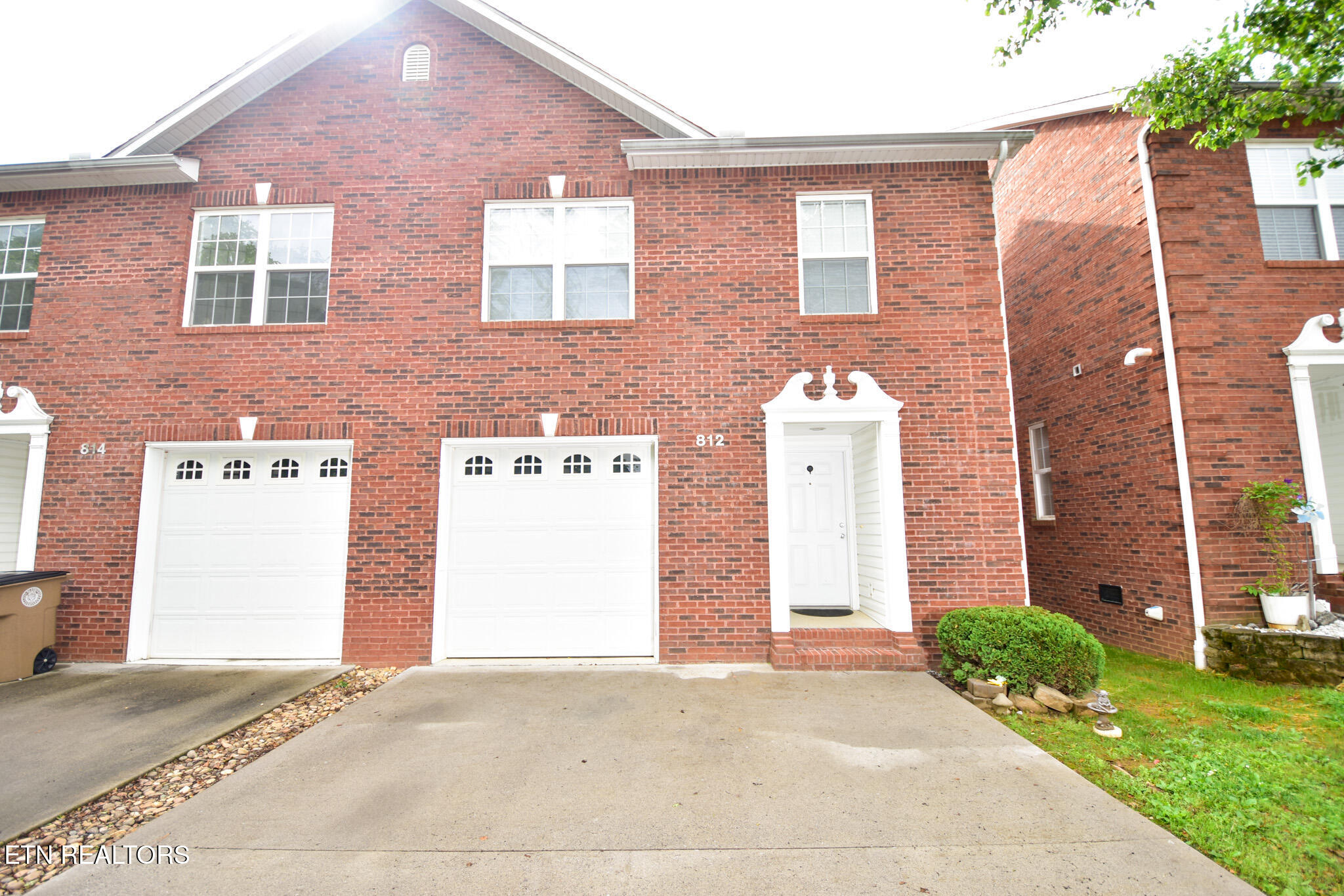 812 Blue Spruce Way Property Photo 2