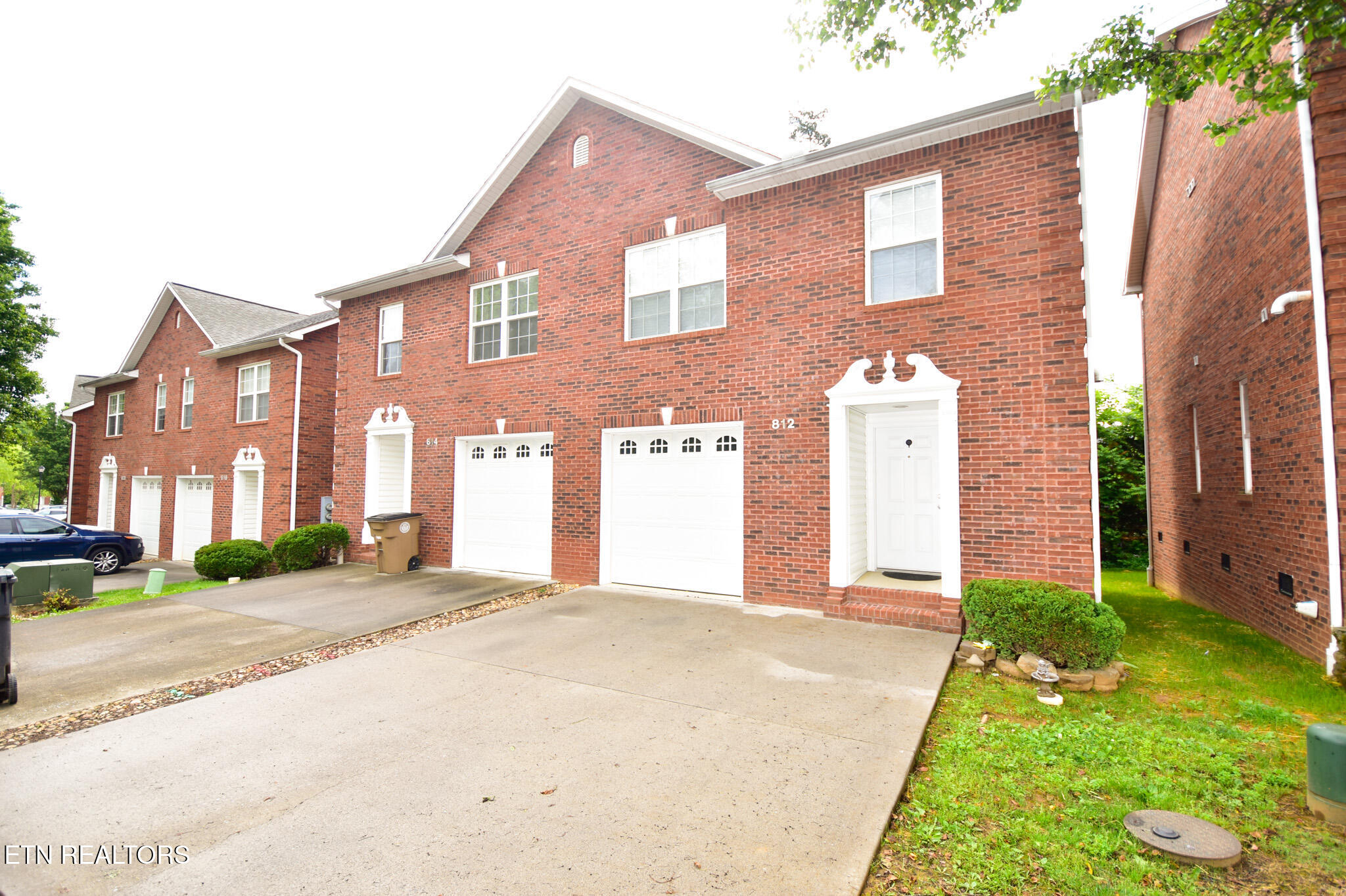812 Blue Spruce Way Property Photo 3