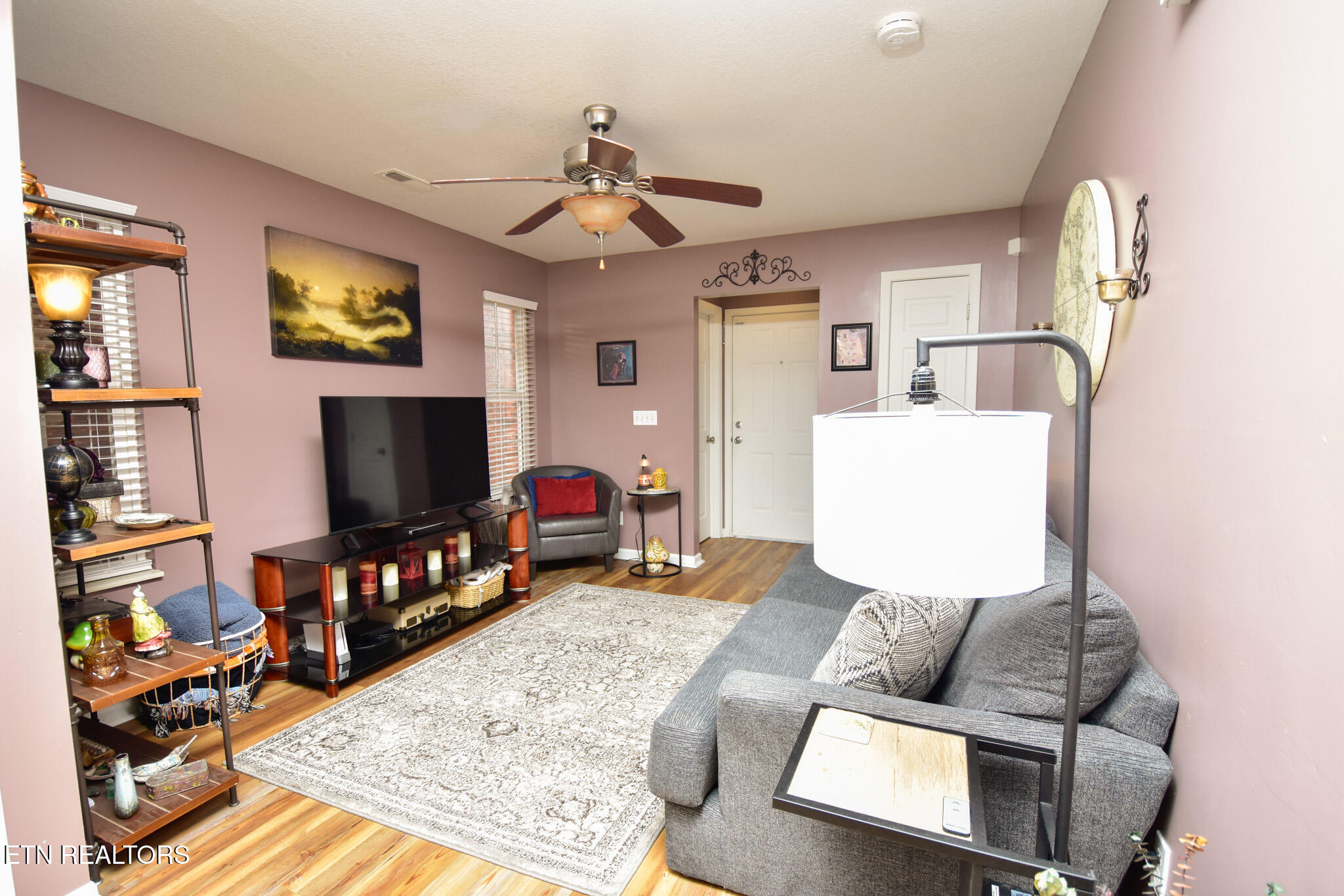 812 Blue Spruce Way Property Photo 6