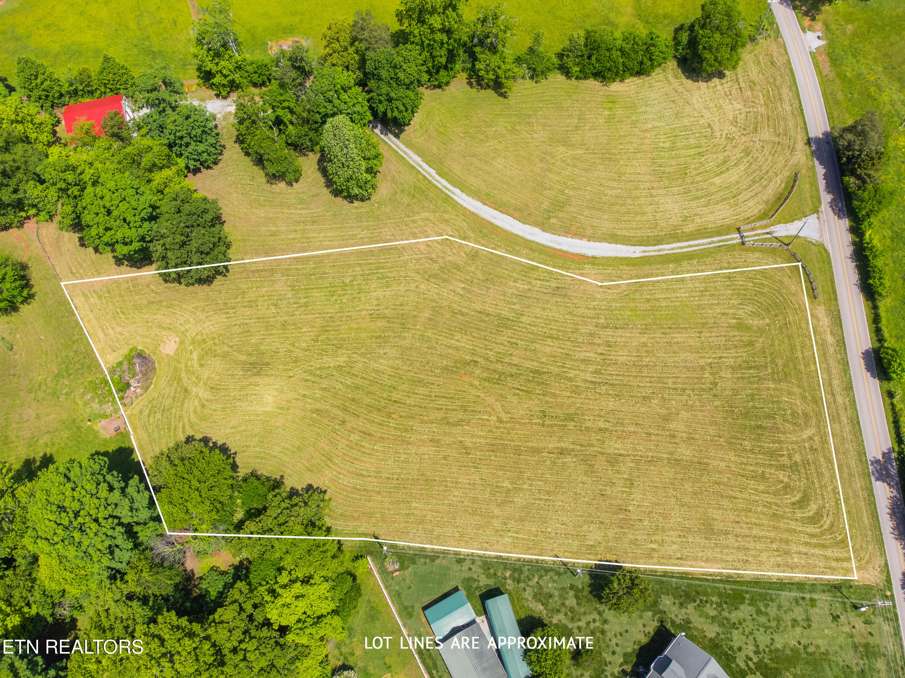 1223 Walker Rd Property Photo 6