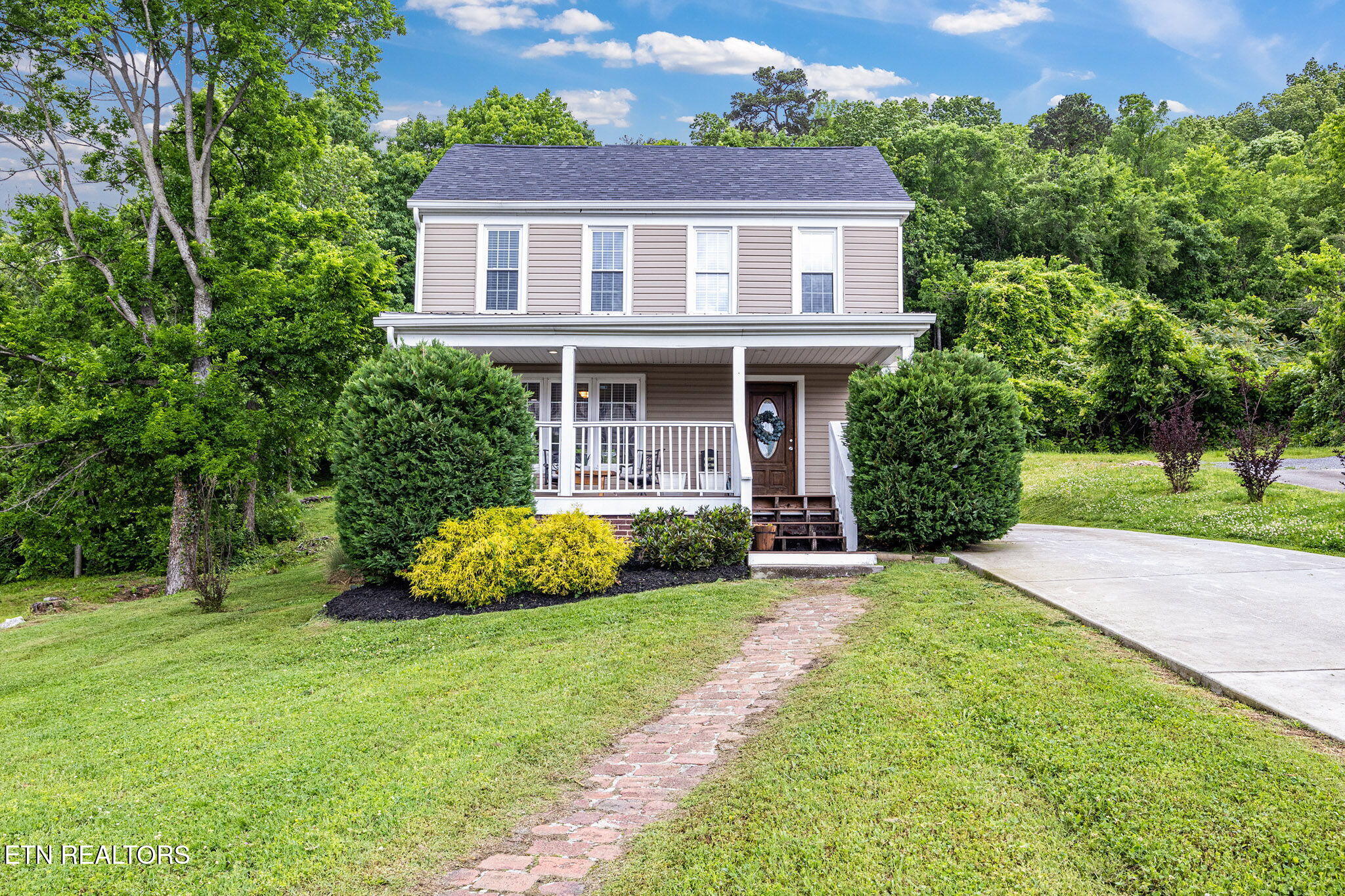 2423 Mineral Springs Ave Property Photo 1