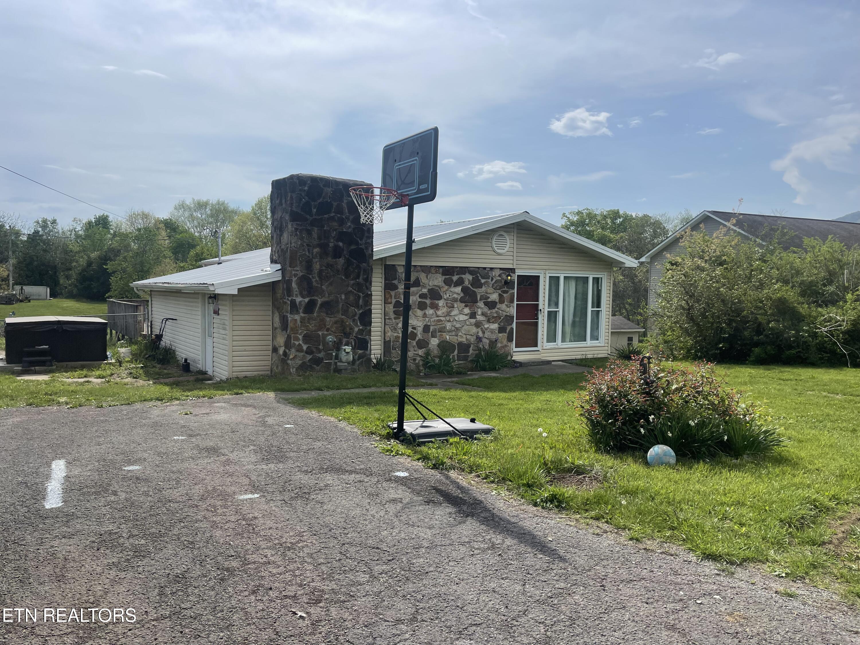 501 Boone Drive Property Photo 1