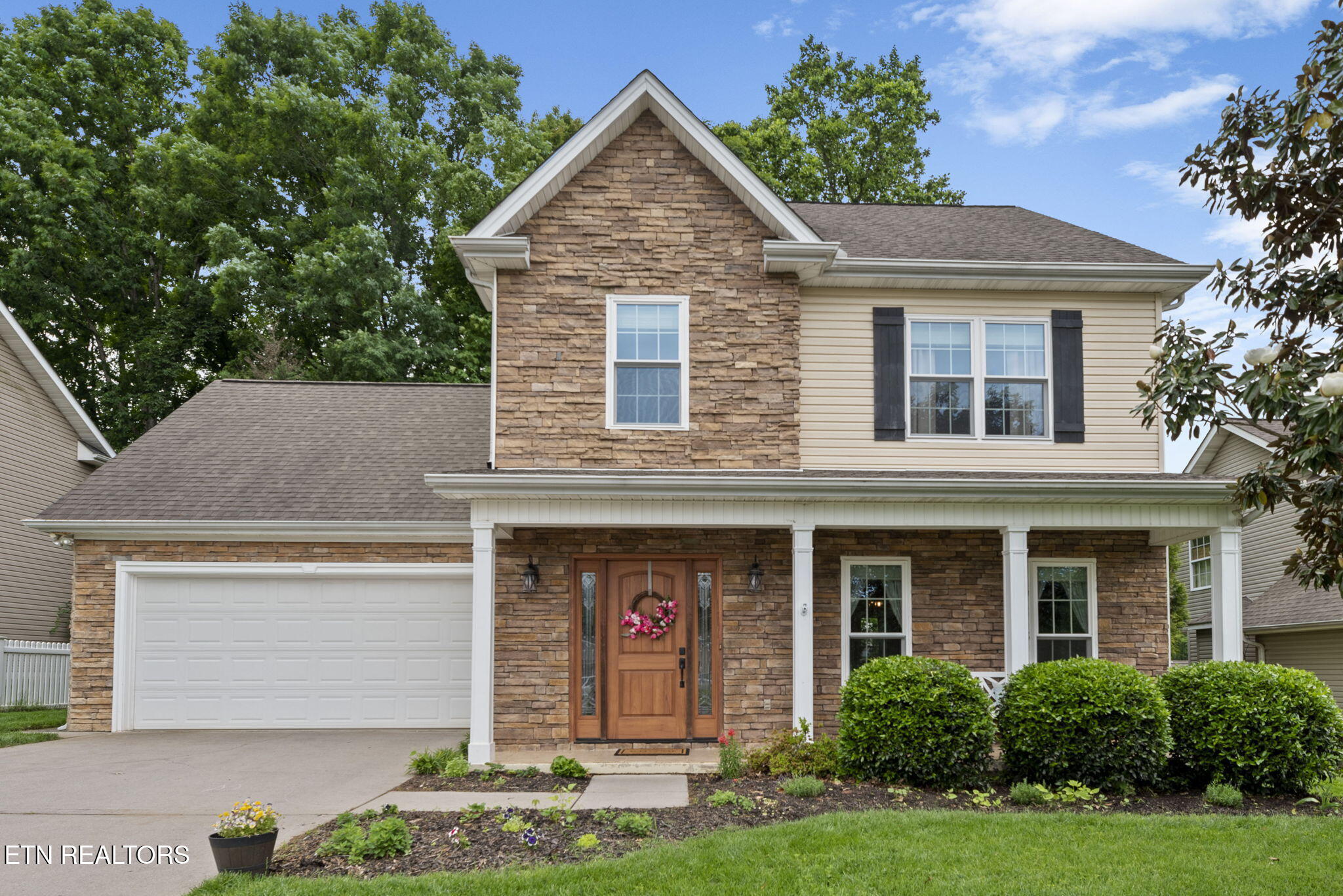717 Briar Way Property Photo