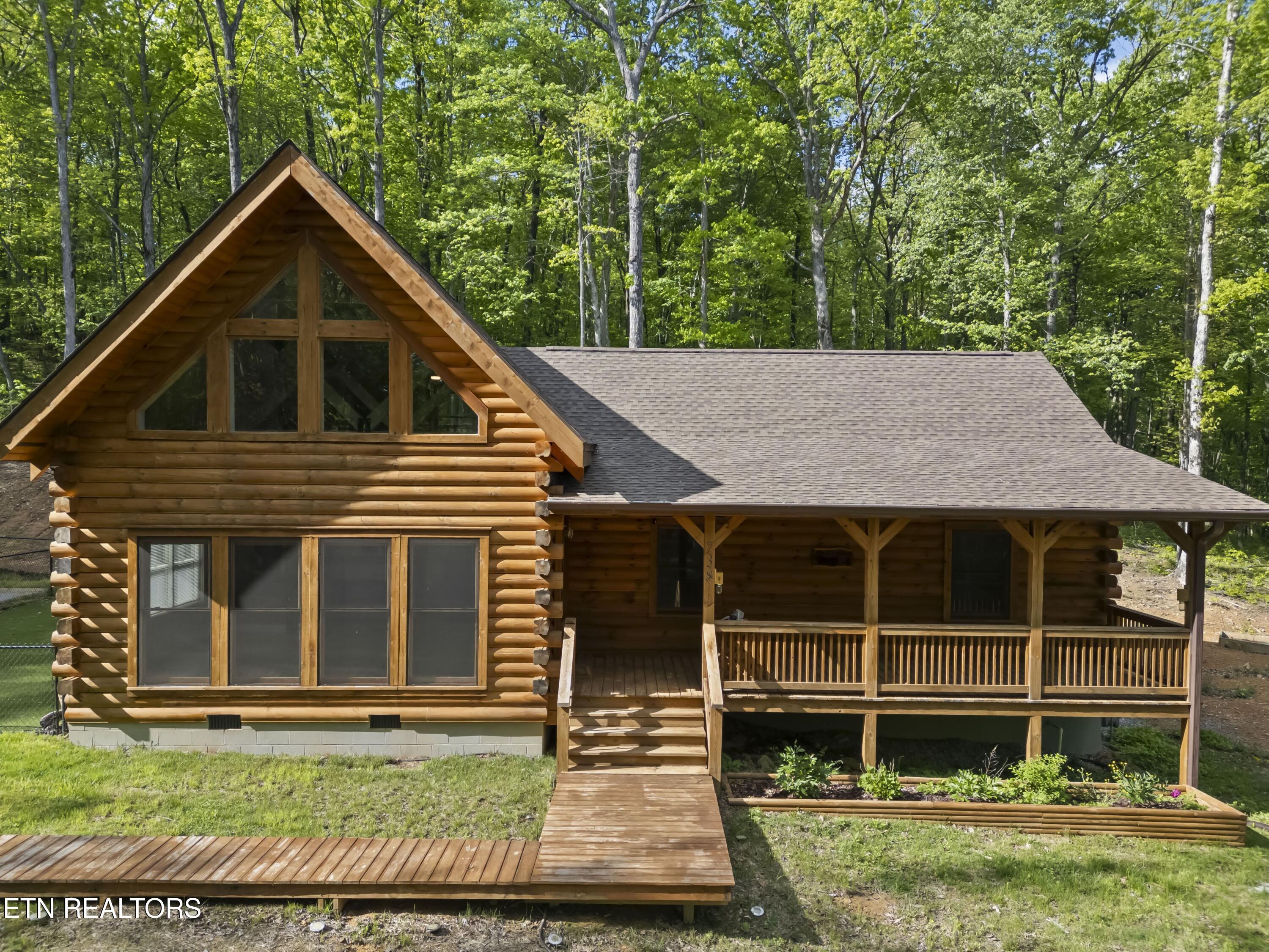 738 Saw Mill Rd Property Photo 1