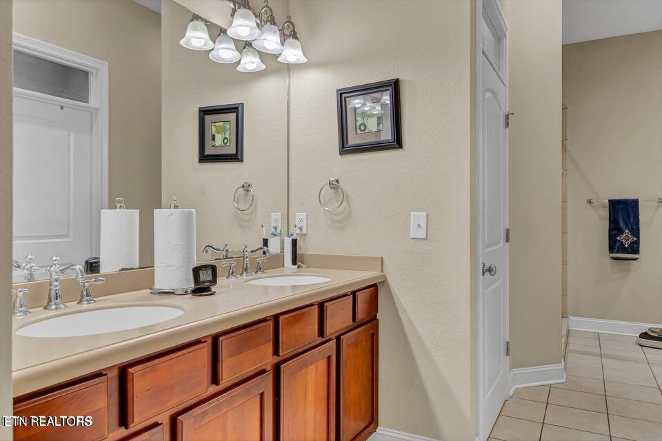 2464 Mountain Drive Property Photo 13