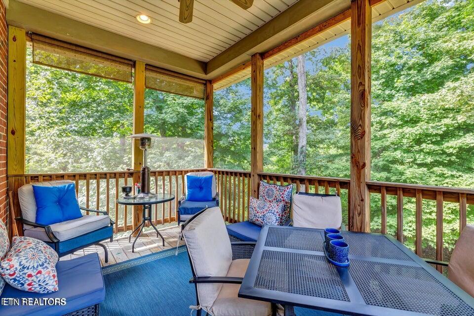 2464 Mountain Drive Property Photo 19
