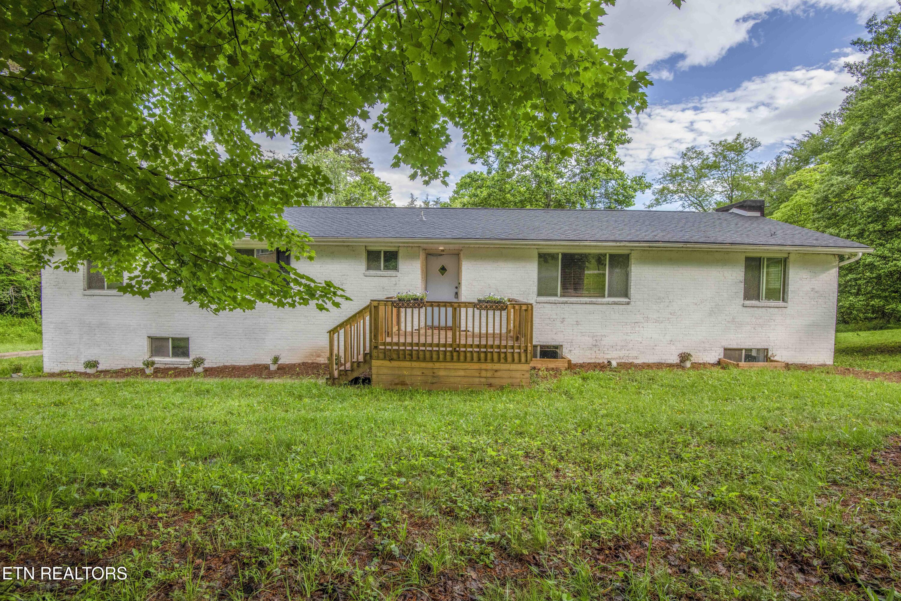 113 Irwin Drive Property Photo 1
