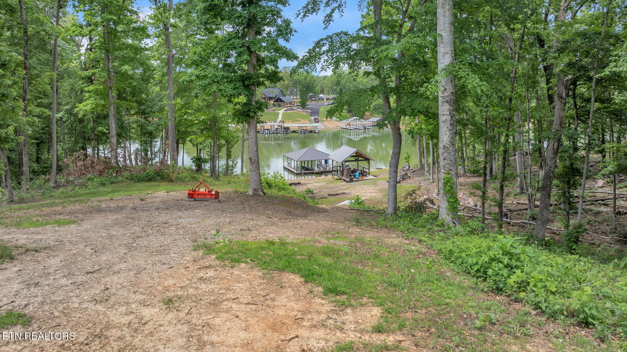 204 W Point Drive Property Photo 13