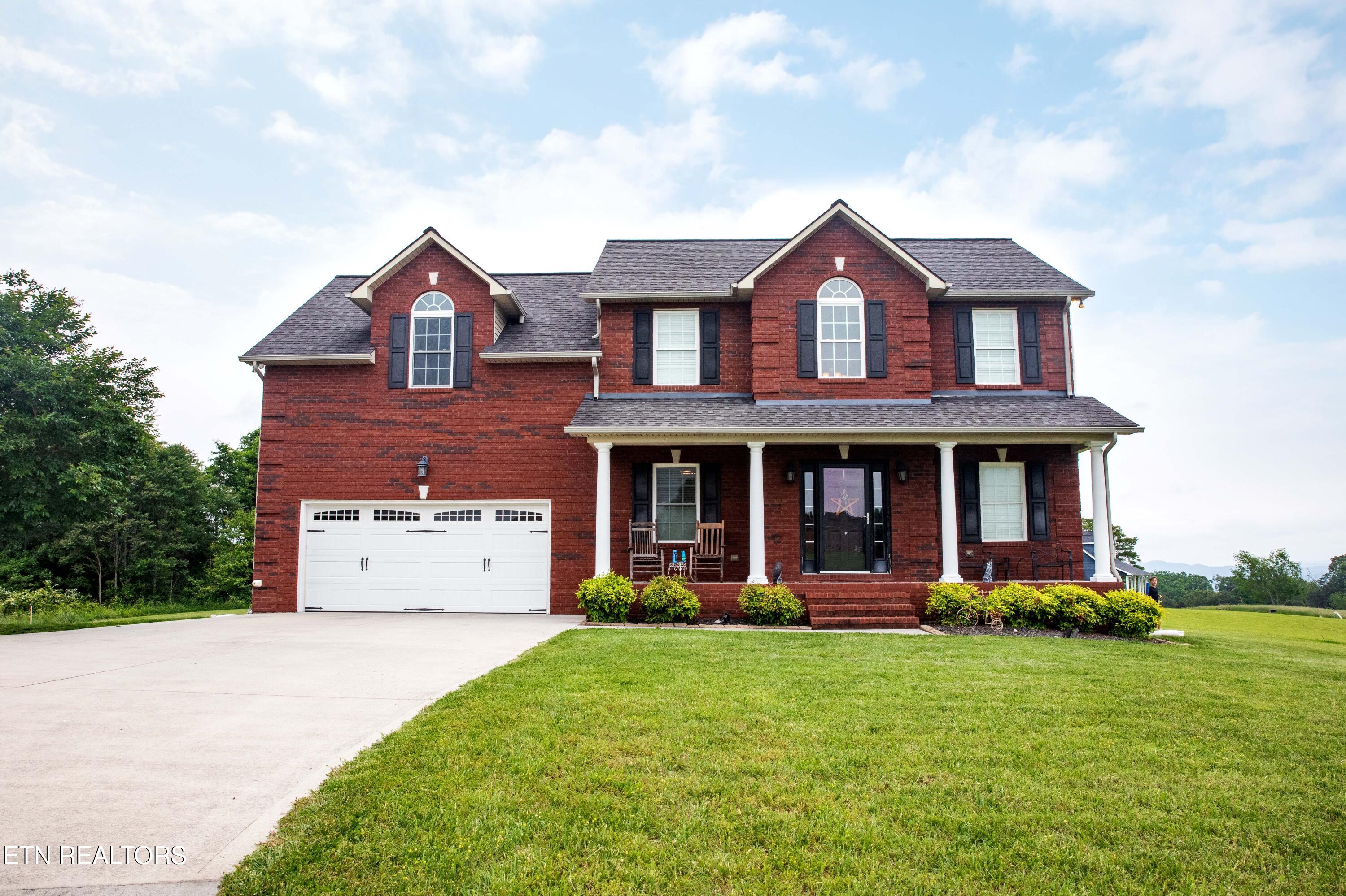 158 Dudley Circle Property Photo 1