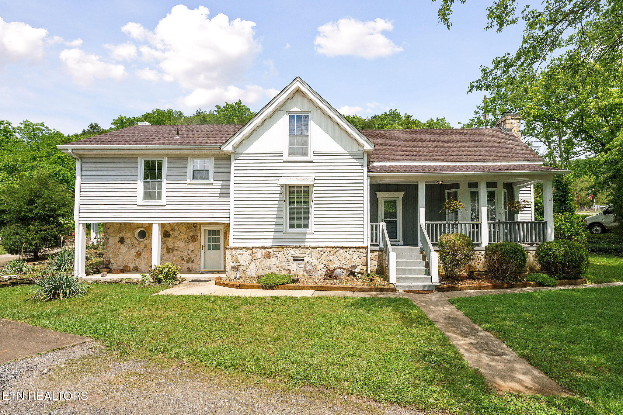 419 Birch St Property Photo 1