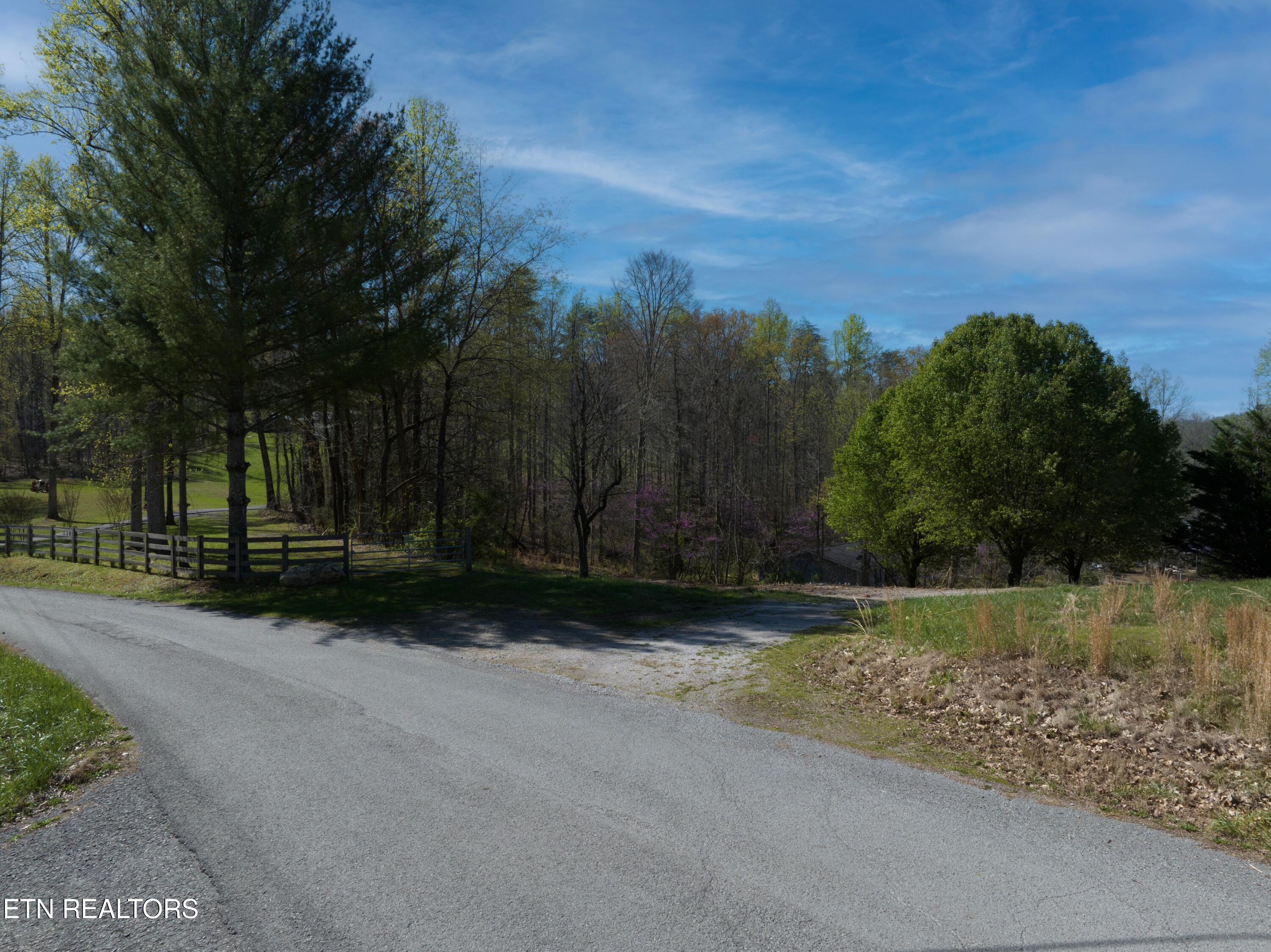109 Justin Lane Property Photo 6