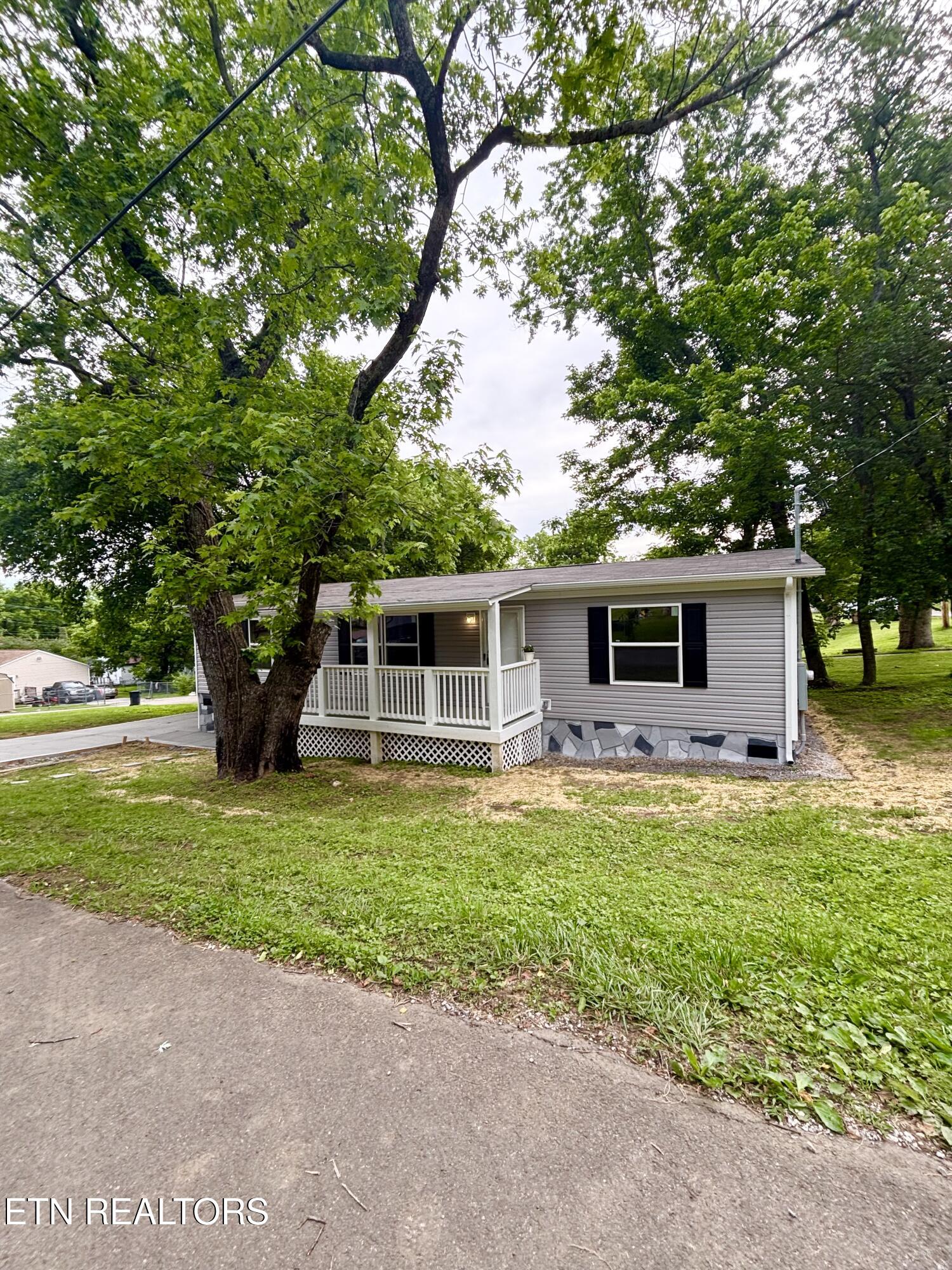 4001 Lilac Ave Property Photo 1