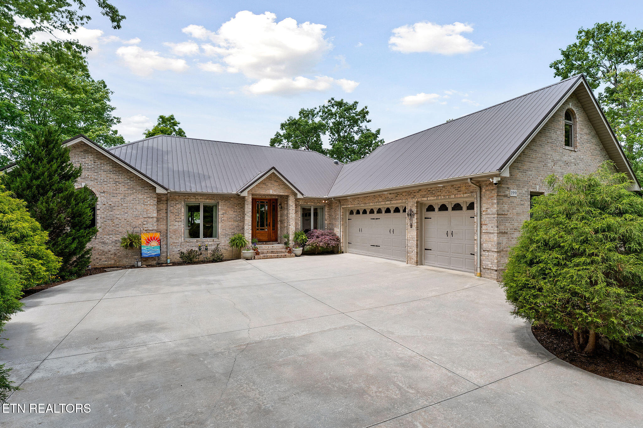 199 Markham Lane Property Photo 1