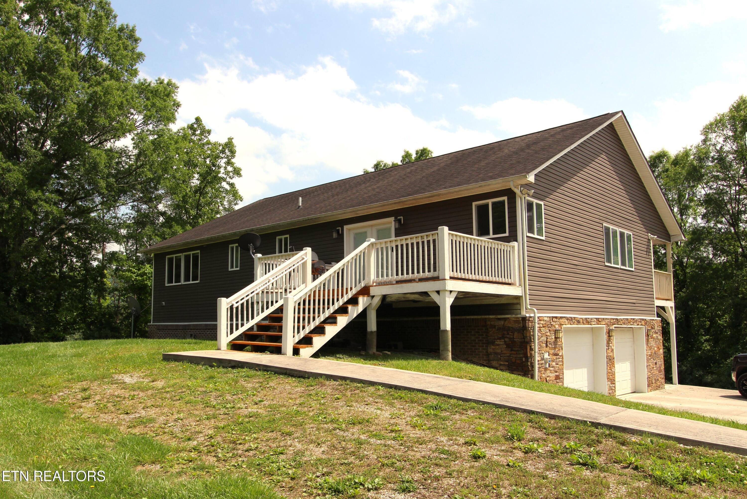 241 Oswego Rd Property Photo 1