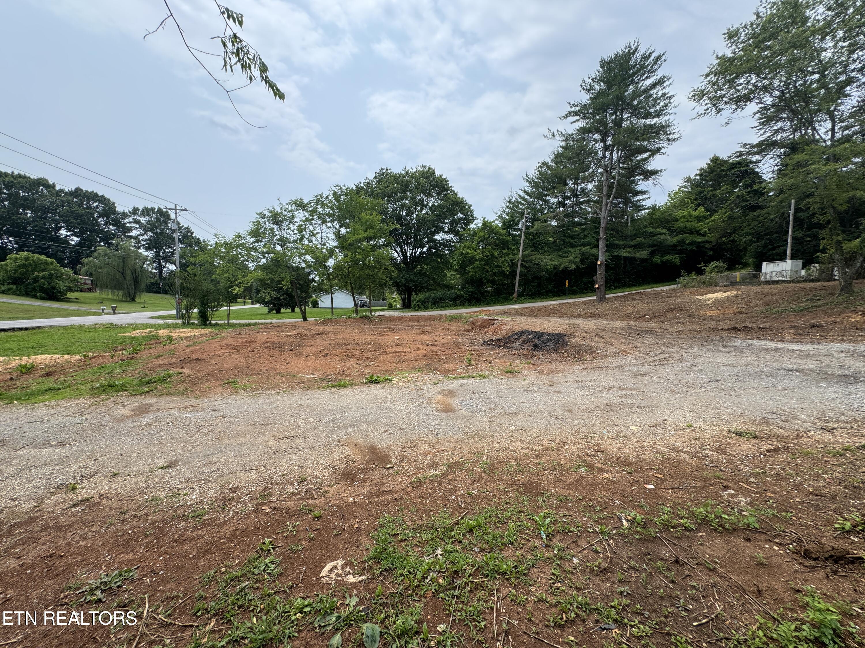 19185 Martel Rd Property Photo 3