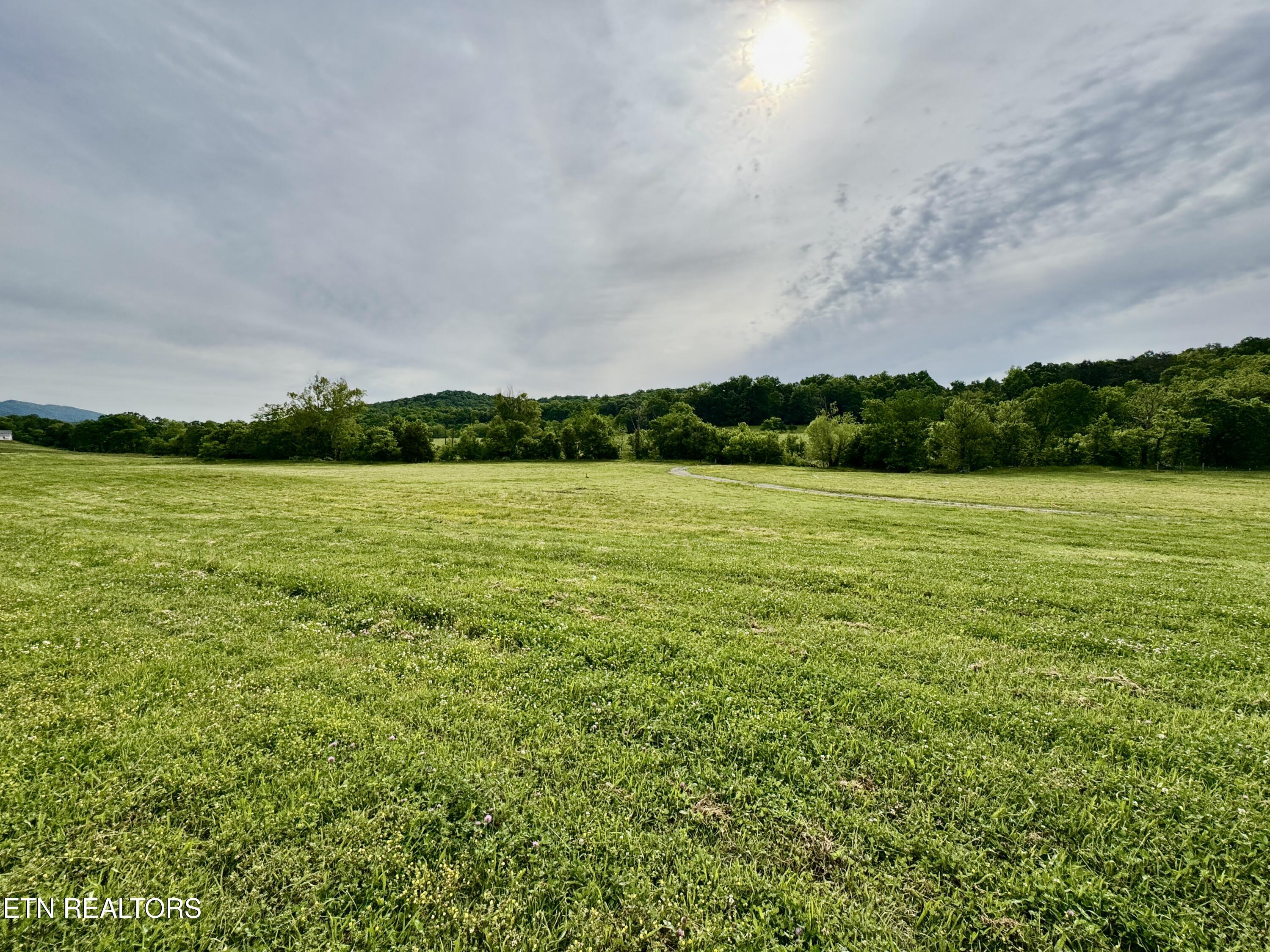 Rutledge Pike Property Photo 1