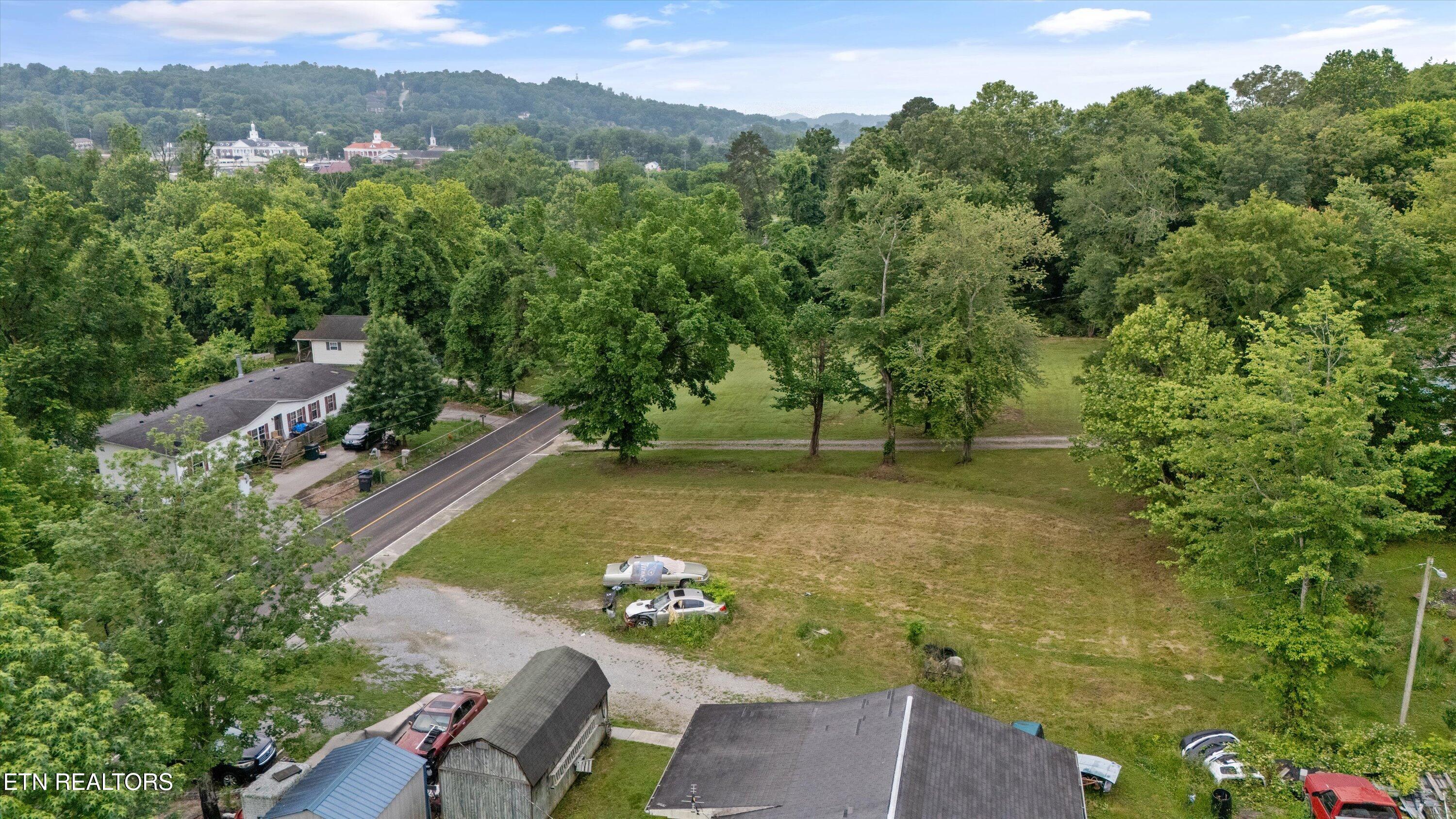 533 Greenwood St Property Photo 6