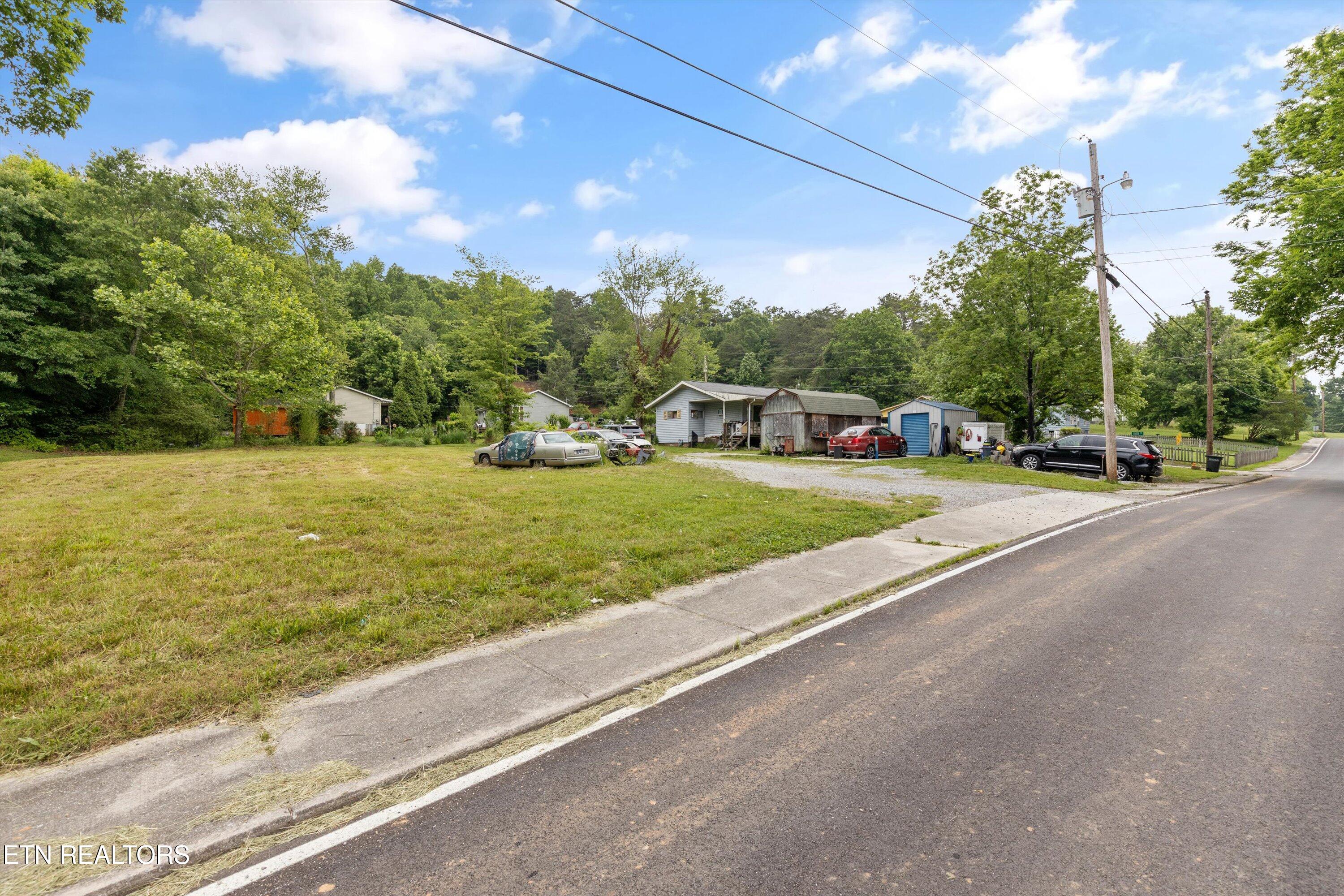 533 Greenwood St Property Photo 11