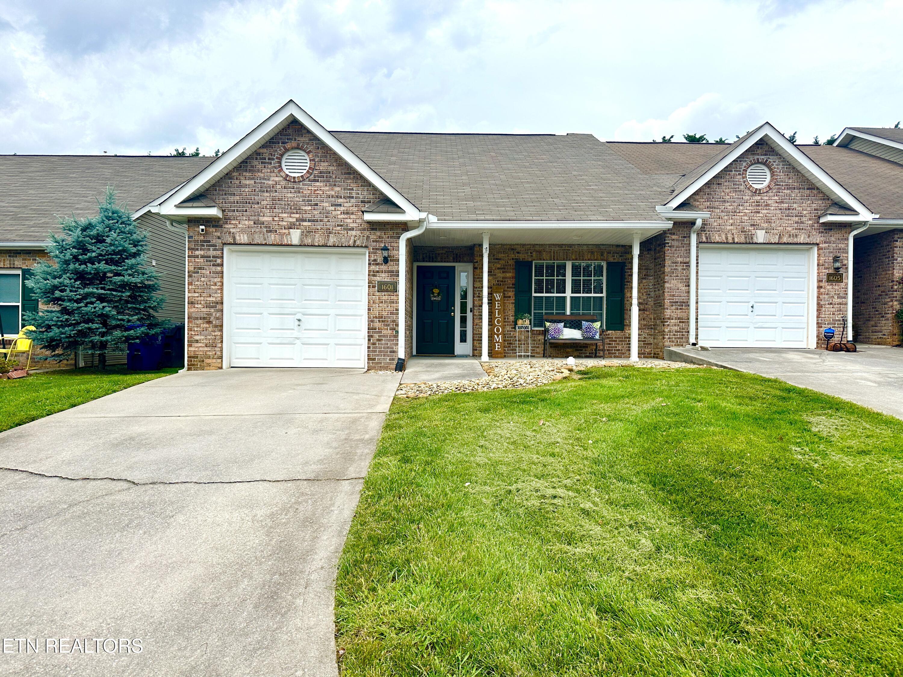 1601 Emerald Pointe Lane Property Photo 1