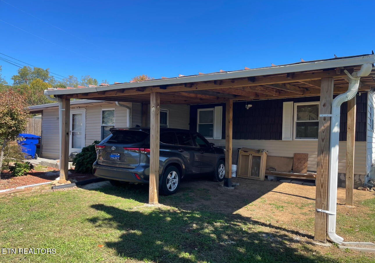 1029 Green Rd Property Photo 1