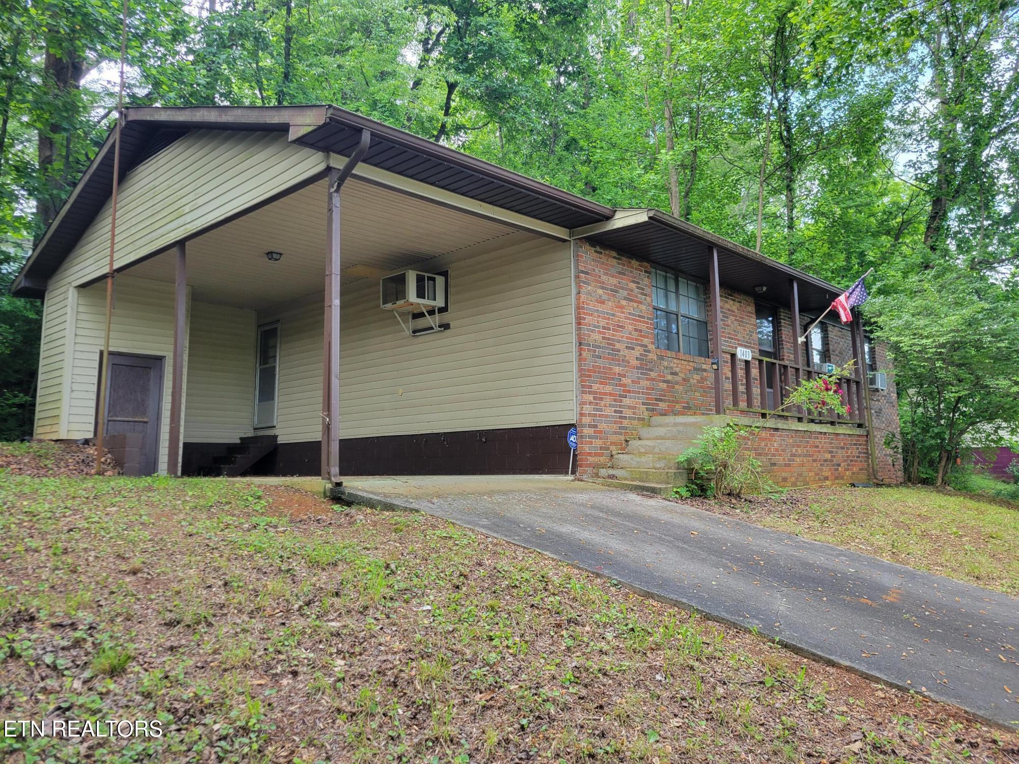 1403 Skyline Drive Property Photo 1
