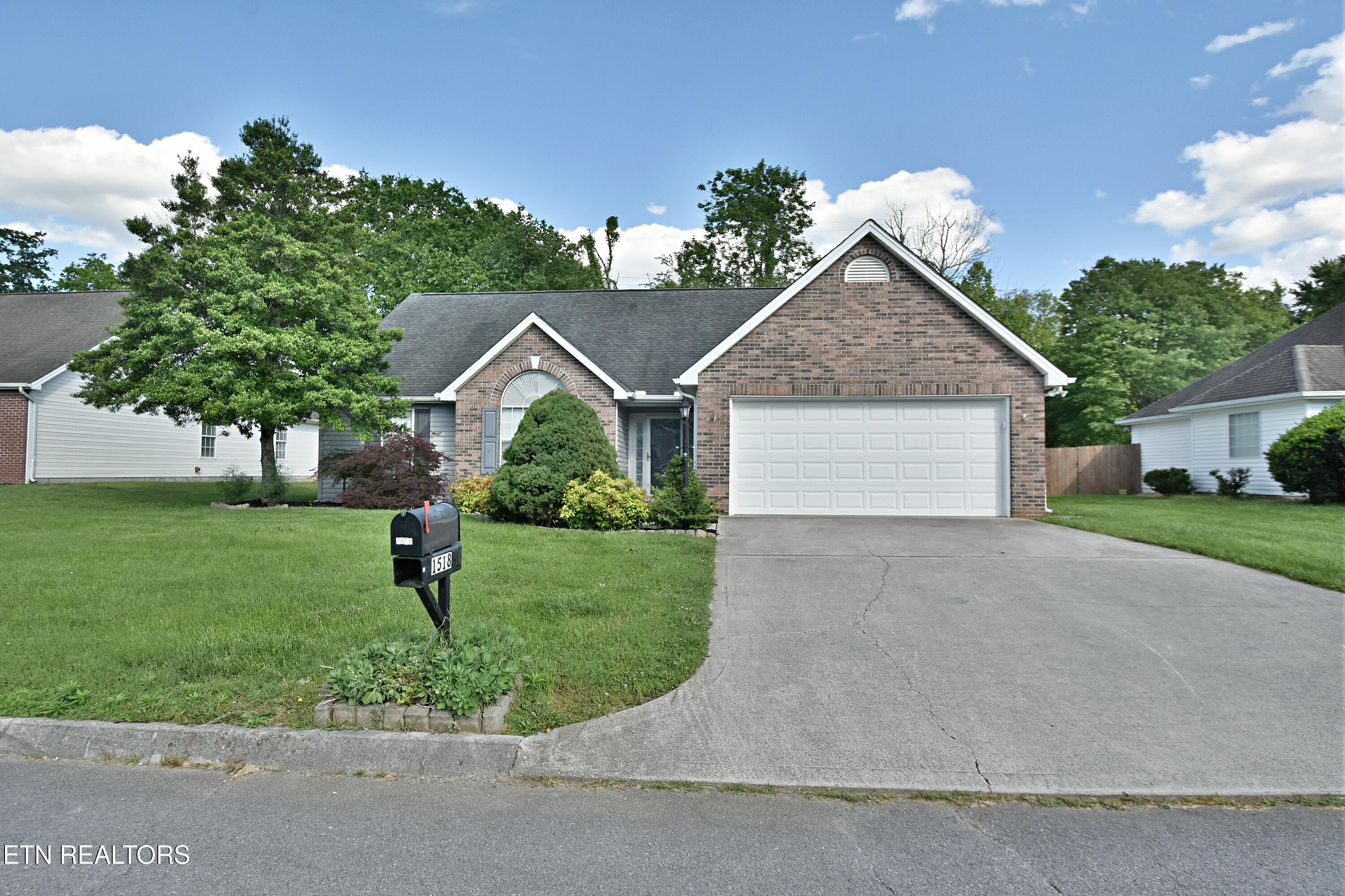 1518 Maremont Rd Property Photo 1