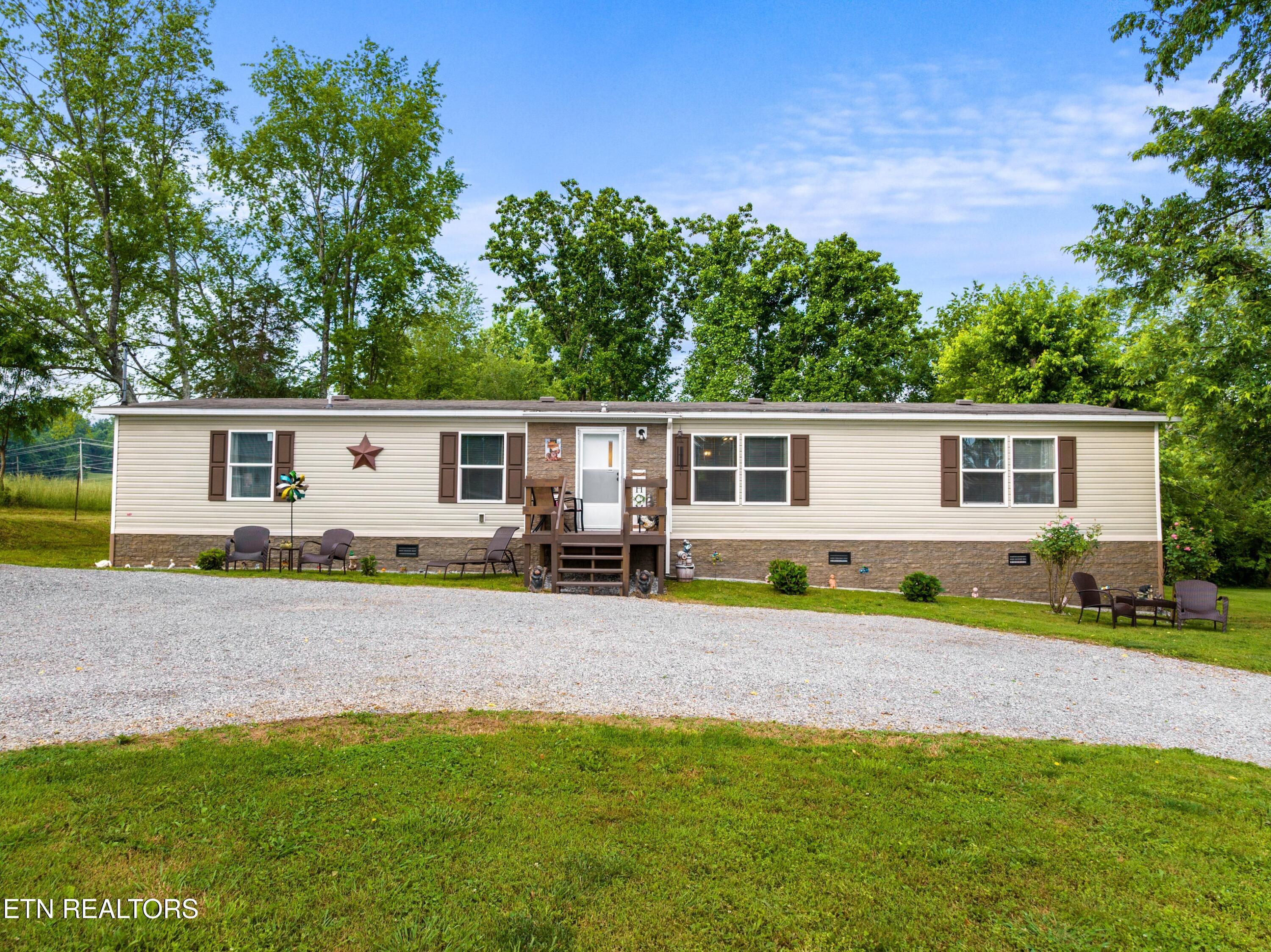 154 New Salem Drive Property Photo 1
