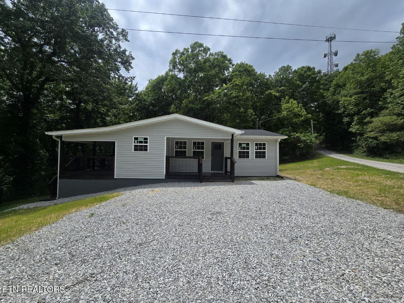 678 Skyline Drive Property Photo 1
