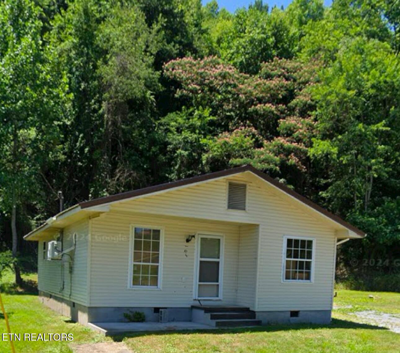 105 Mudlick Rd Property Photo 1