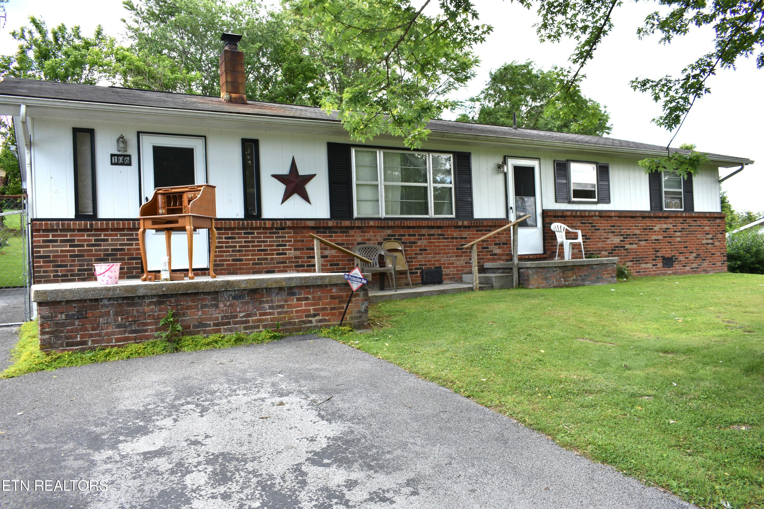 106 Walnut St Property Photo