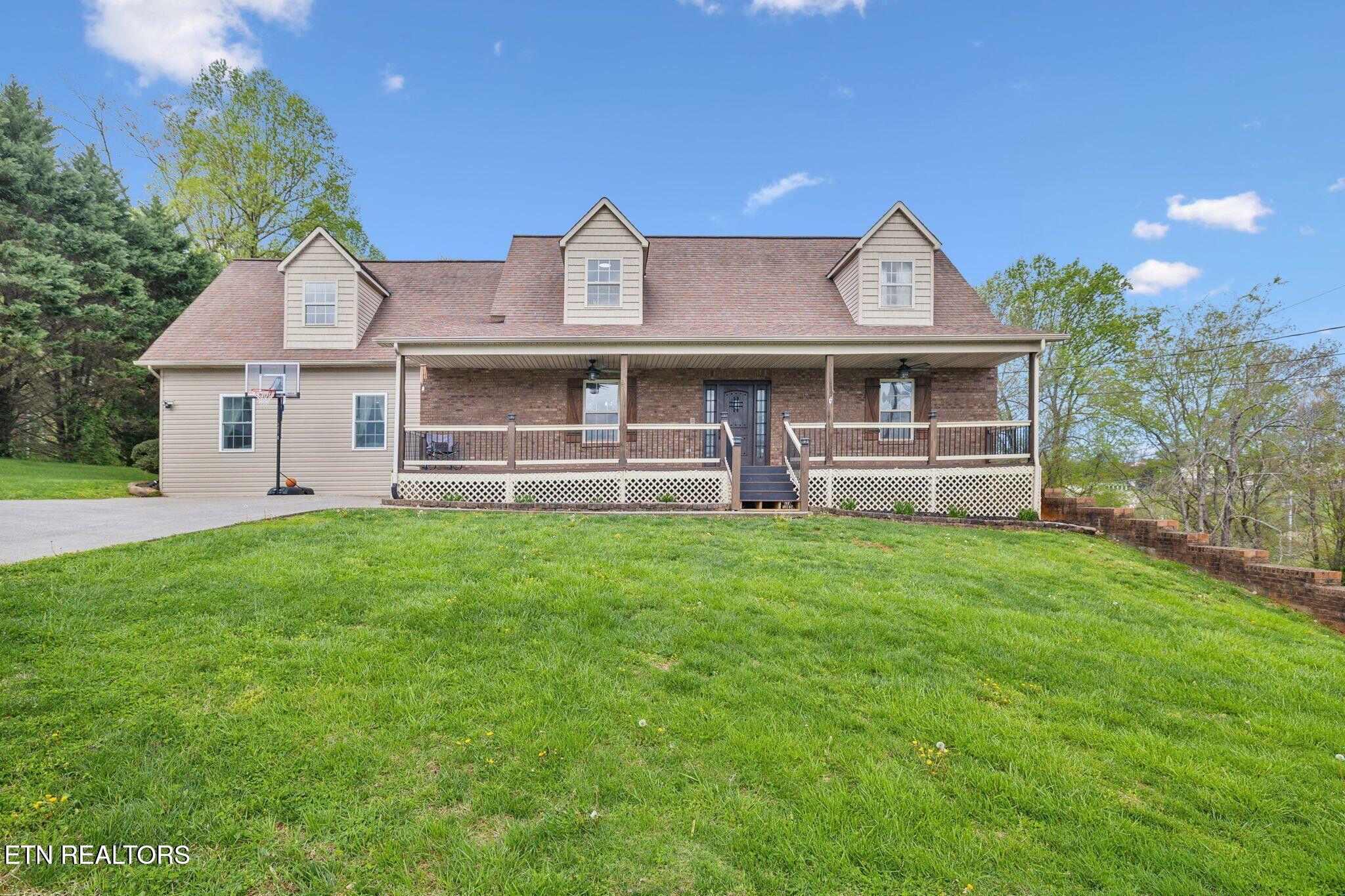 124 Ledwell Drive Property Photo 1