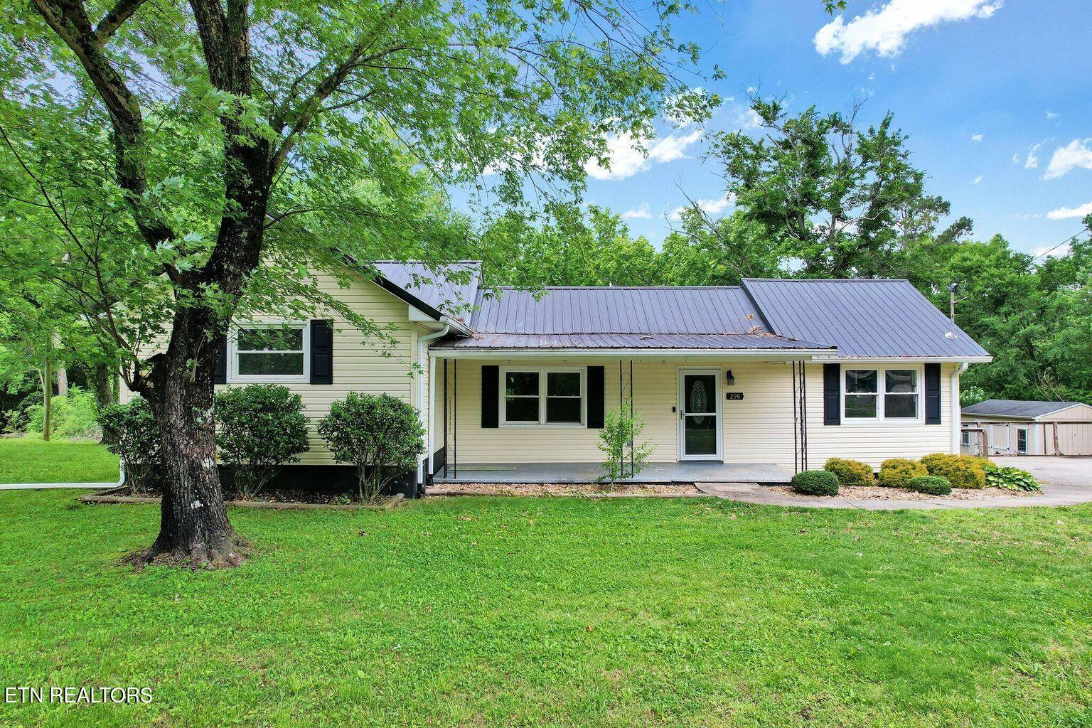 296 Se Hughes Lake Rd Property Photo 1