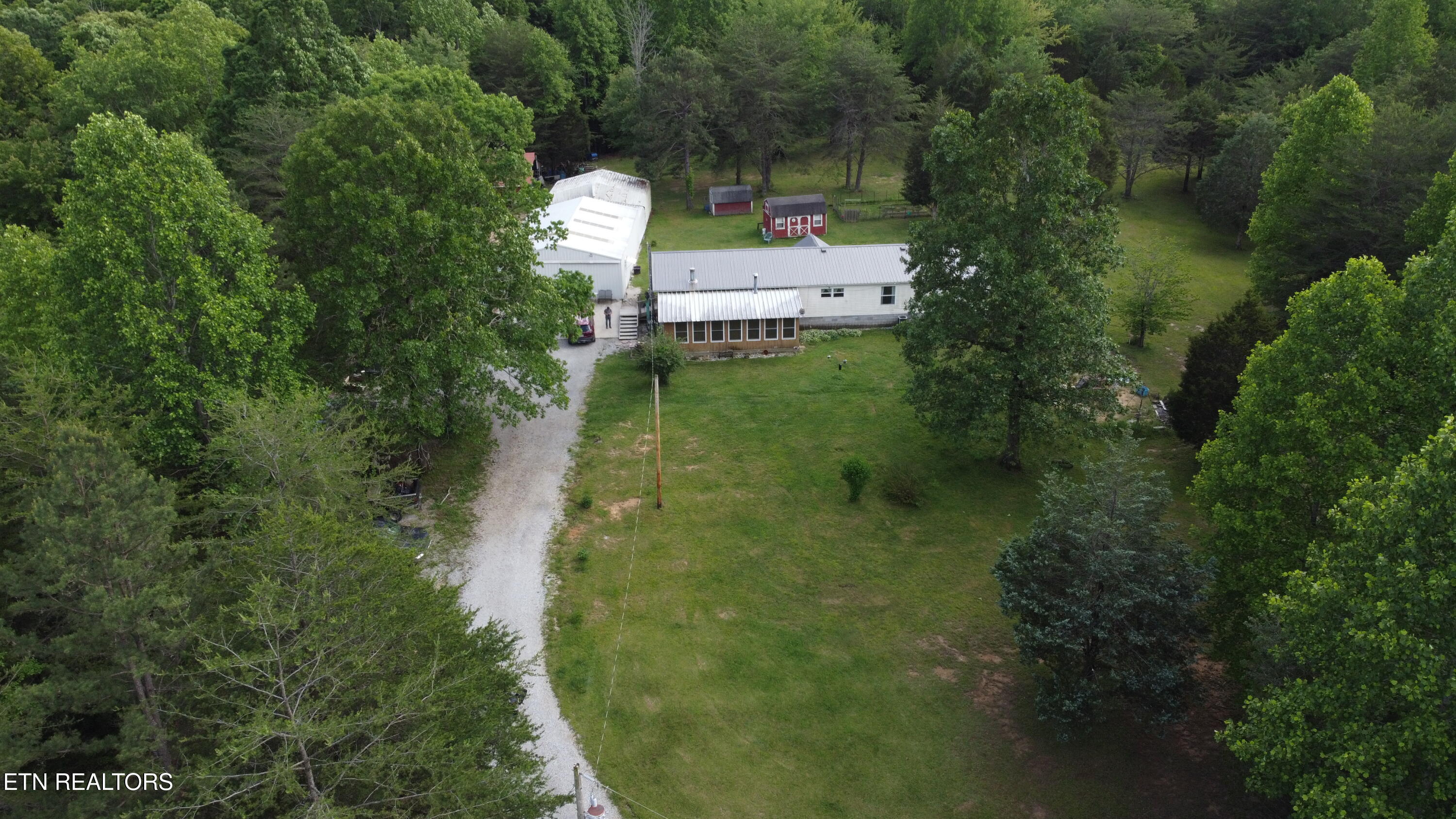406 Dara Lane Property Photo 3