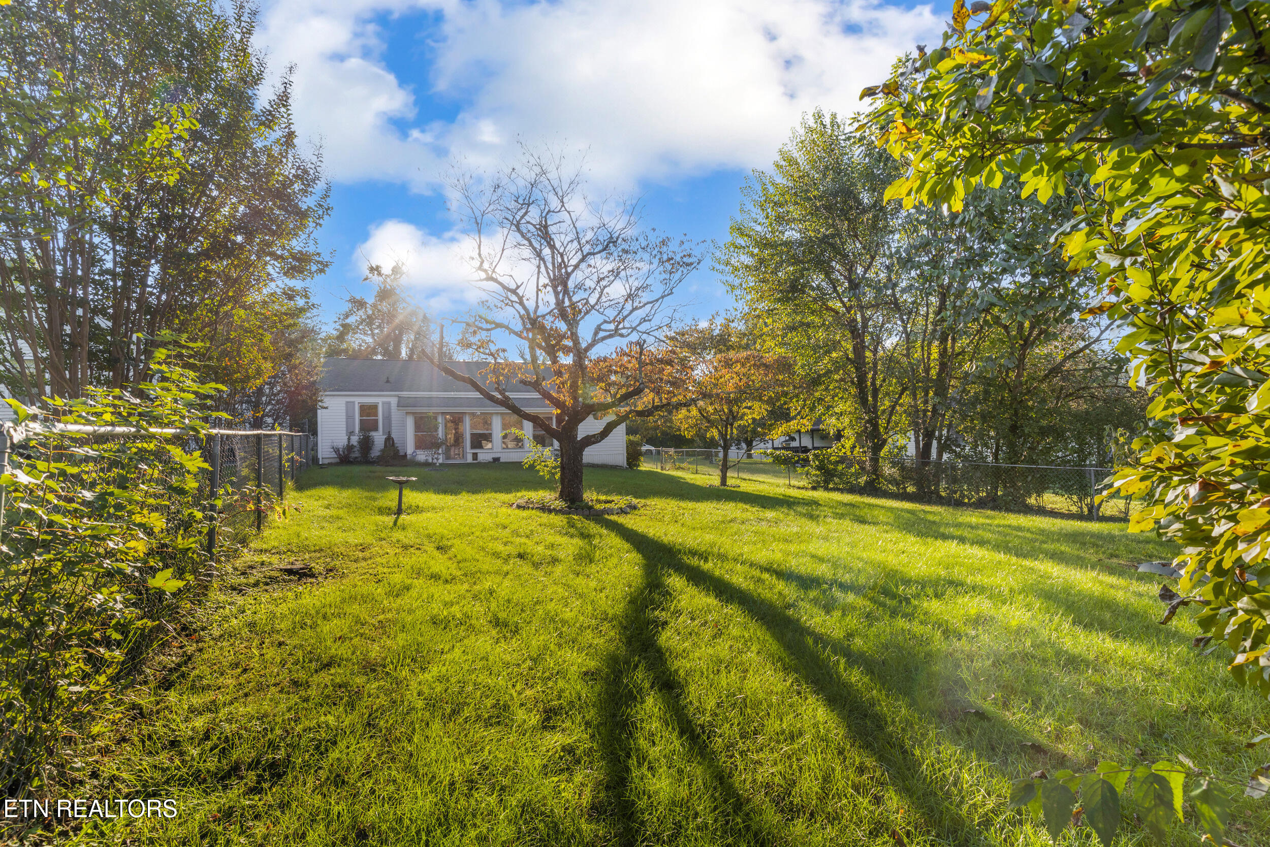 5112 Montrose Rd Property Photo 4