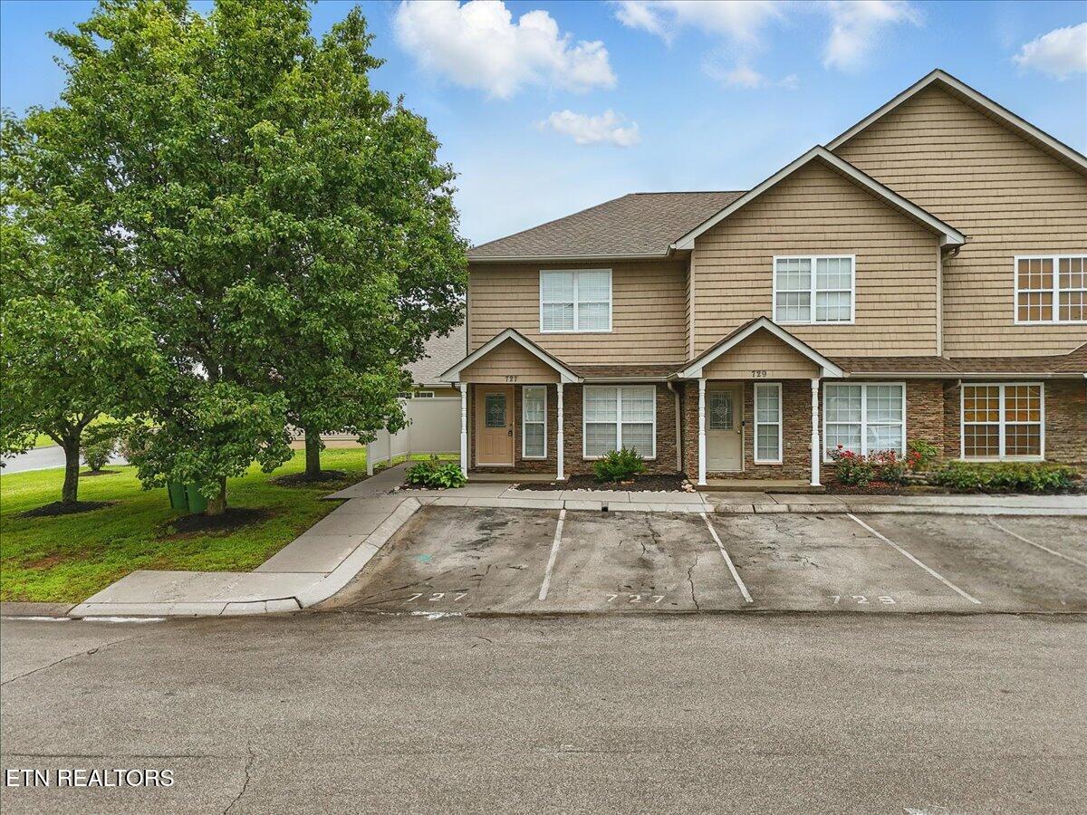 727 Casey Lane Property Photo