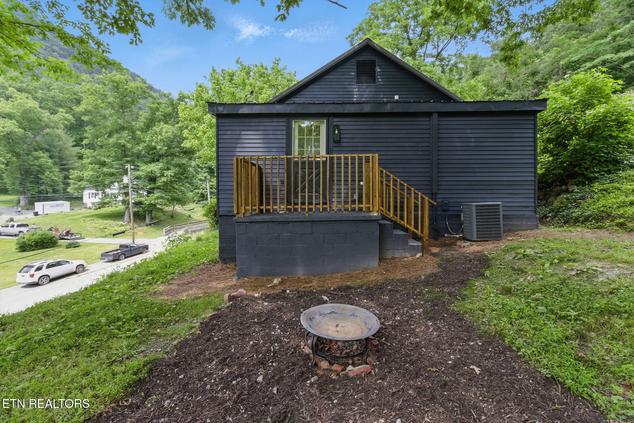335 Hillcrest Drive Property Photo 58