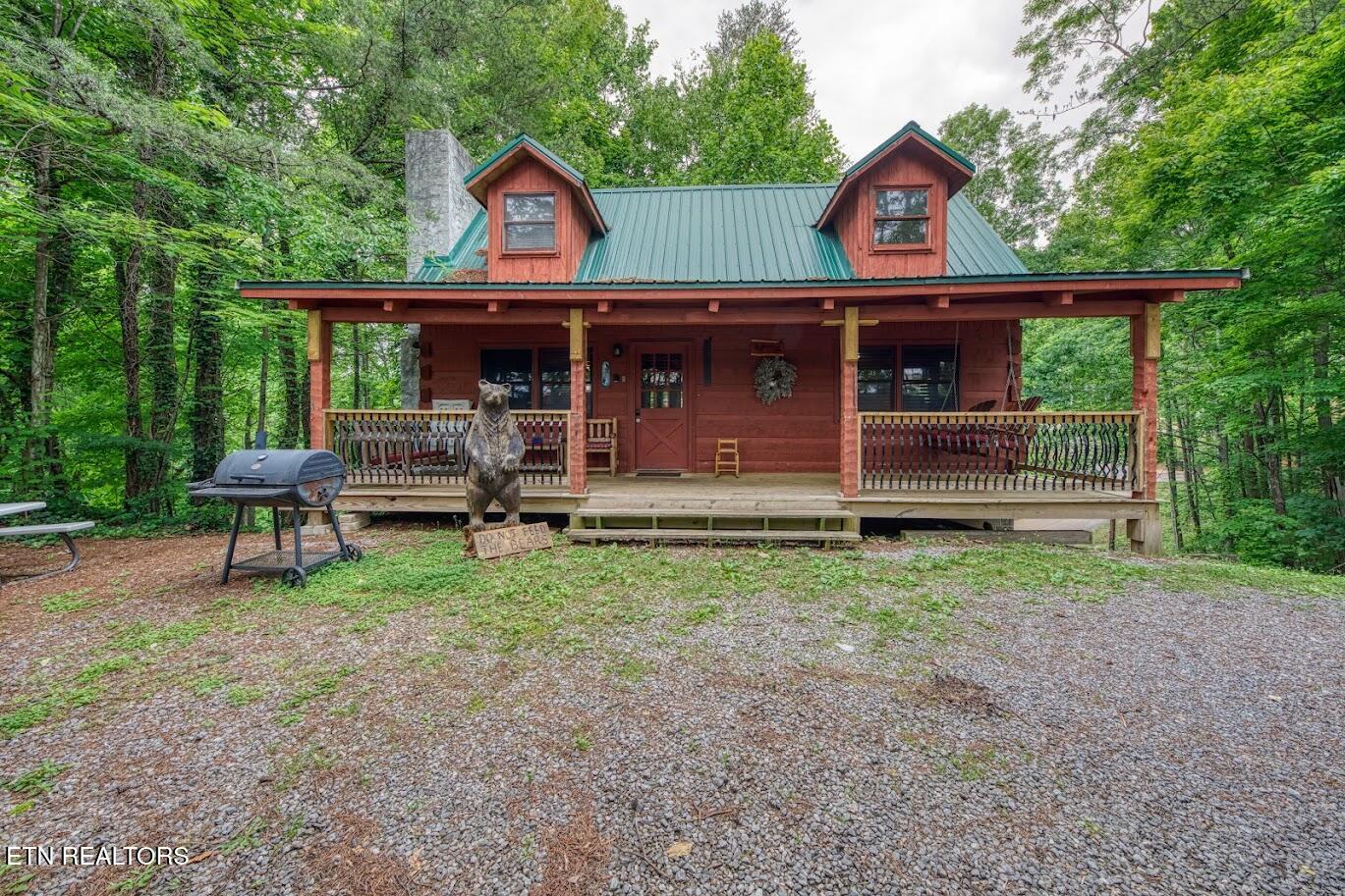1136 E Foothills Drive Property Photo 1