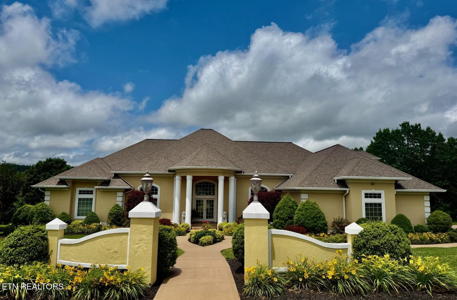 109 Divot Place Property Photo 1