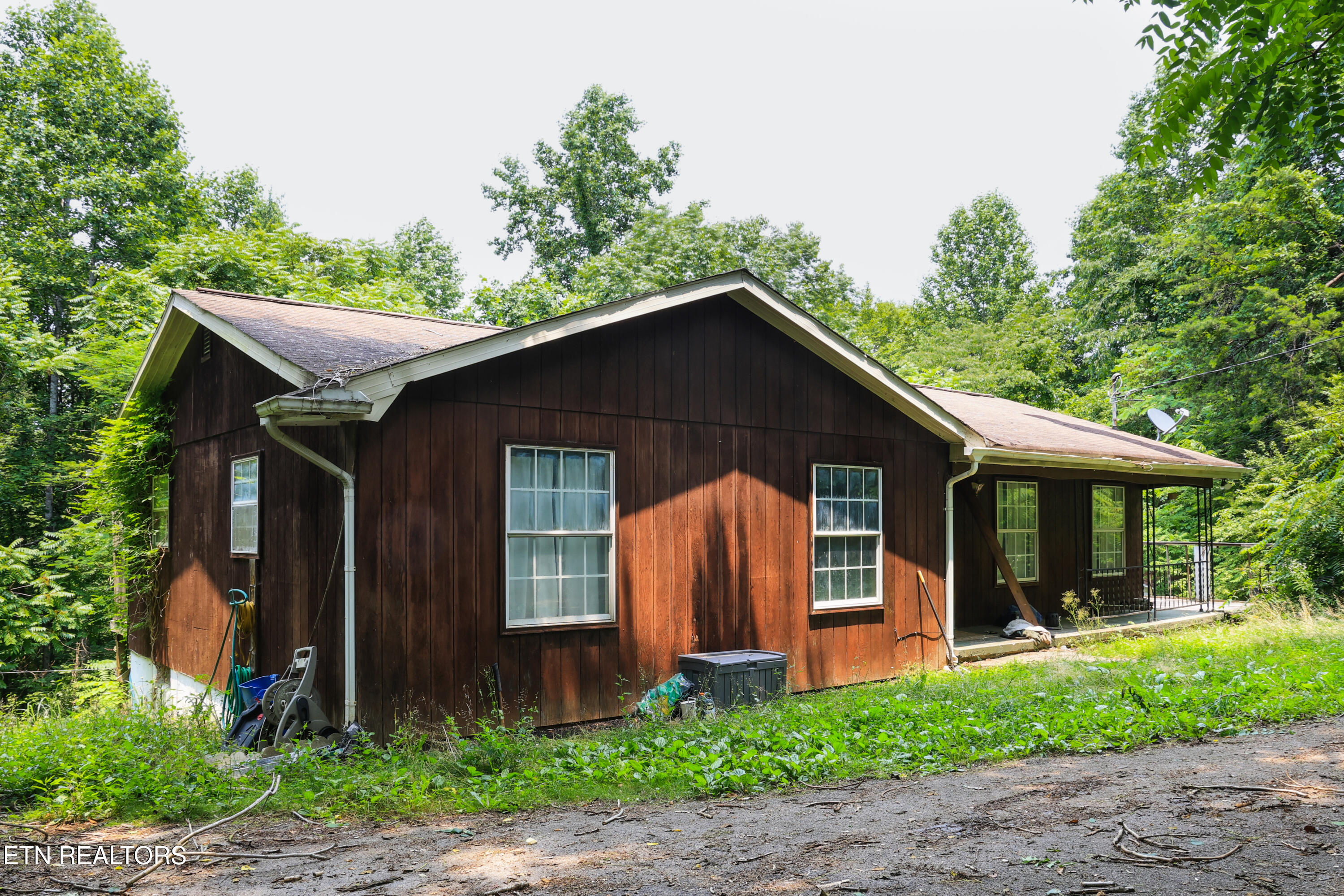 188 Green Lane Property Photo 1