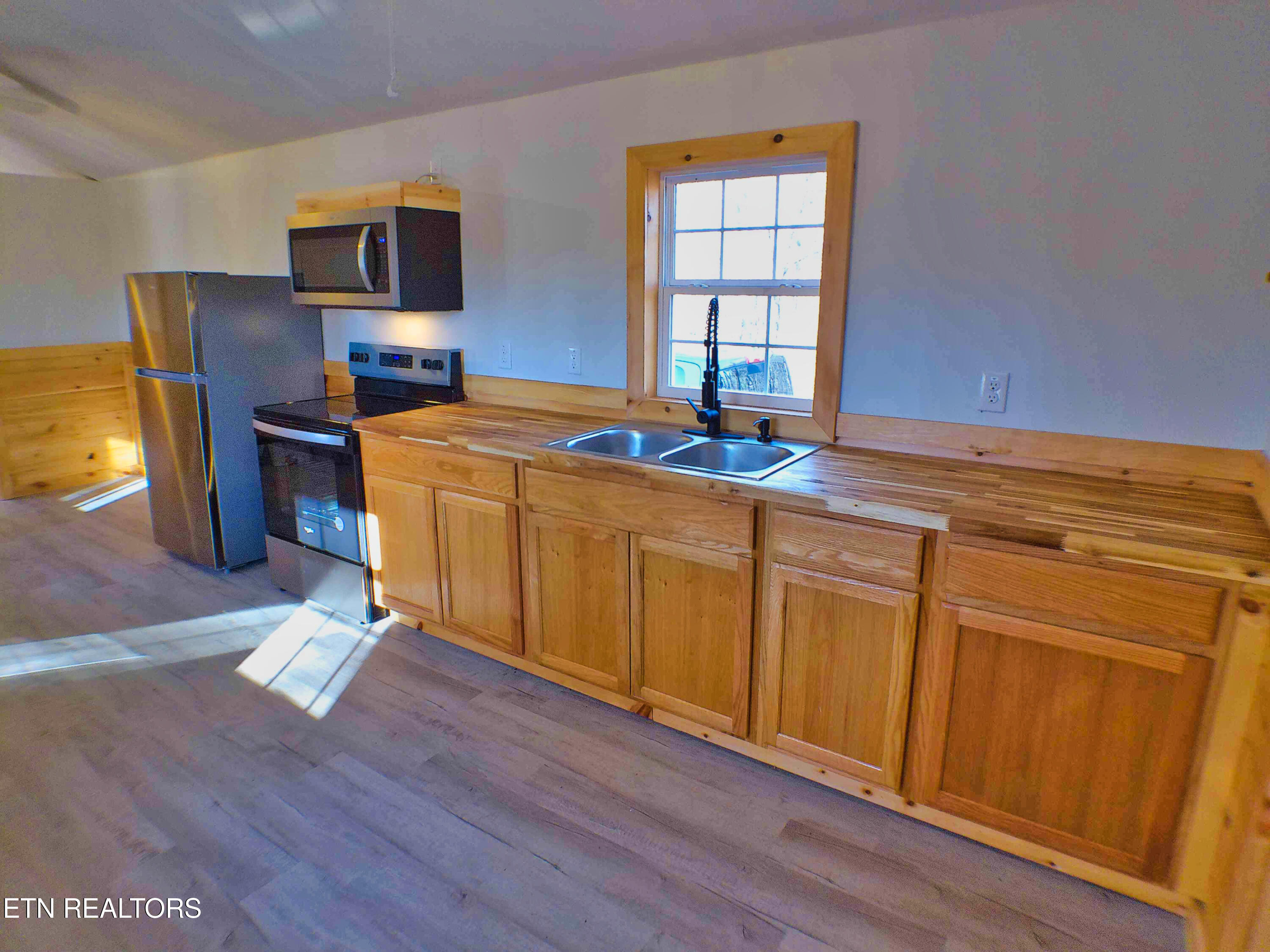1070 Chestnut Ridge Rd Property Photo 24