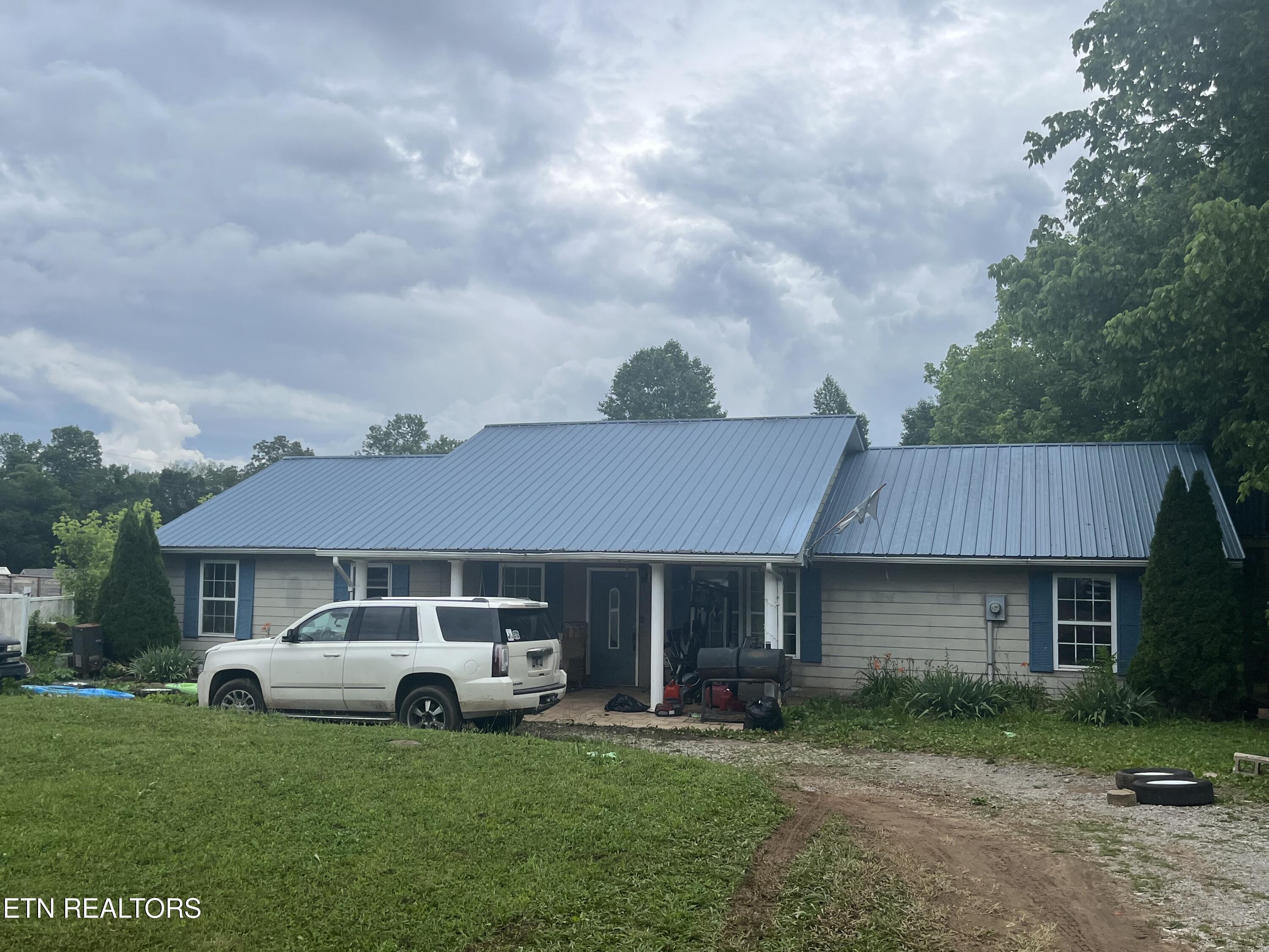 202 Foothills Rd