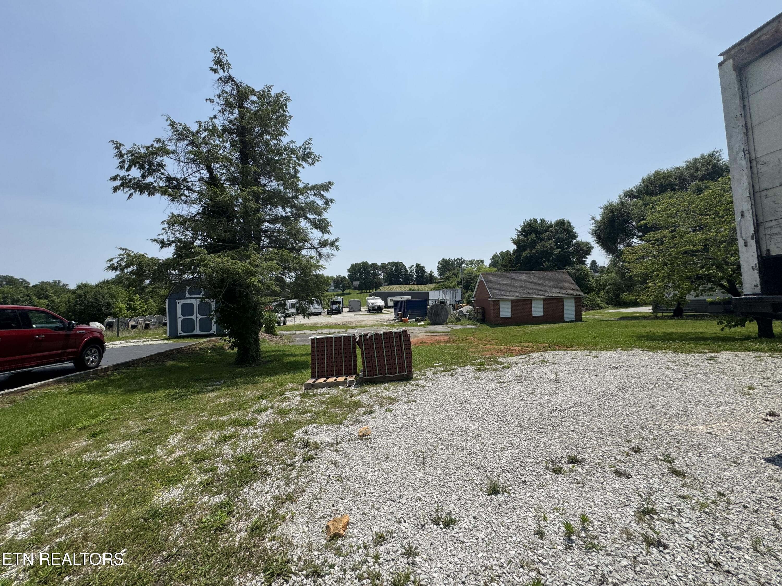 2527 Jacksboro Pike Property Photo 4