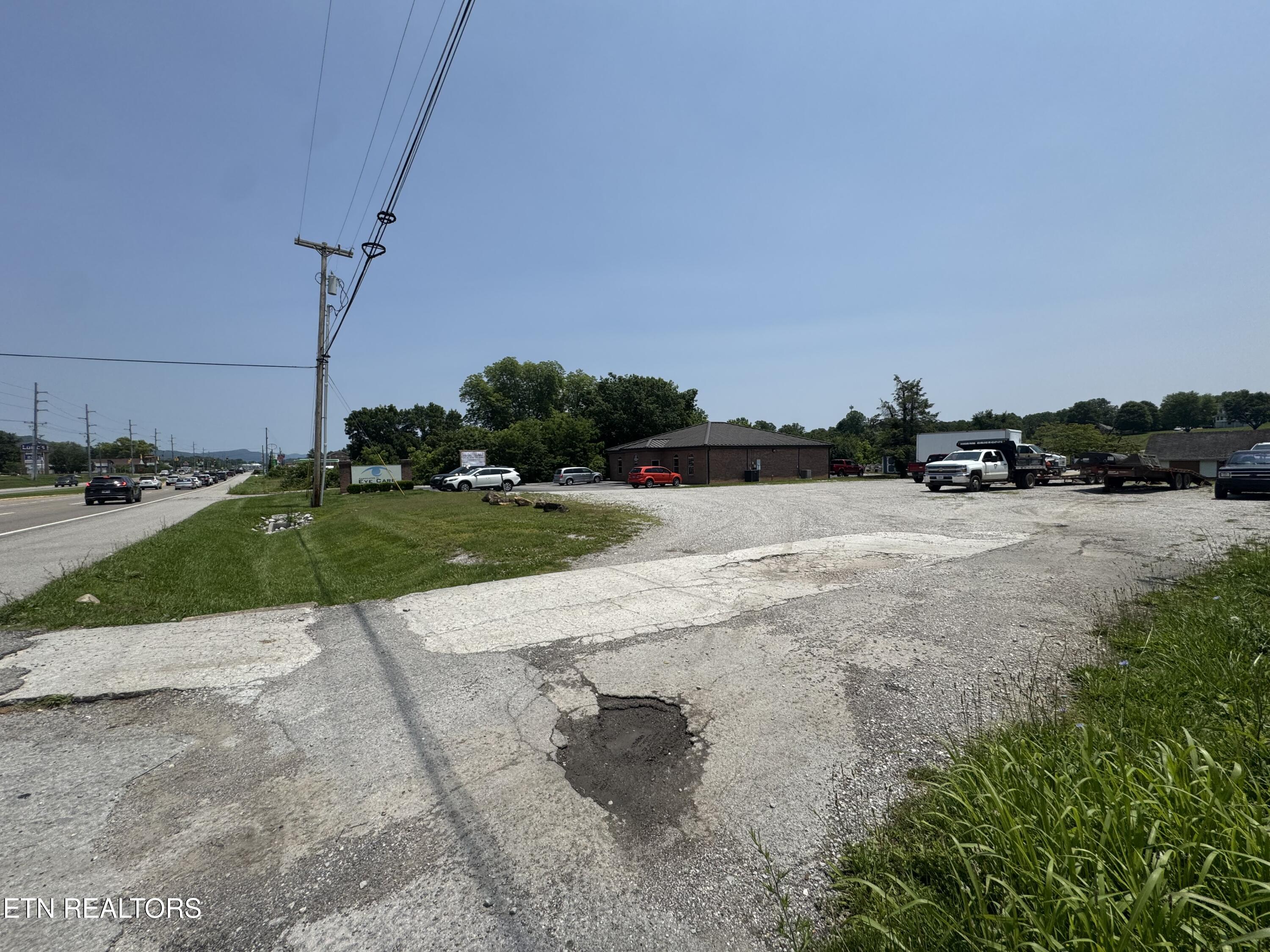 2527 Jacksboro Pike Property Photo 6