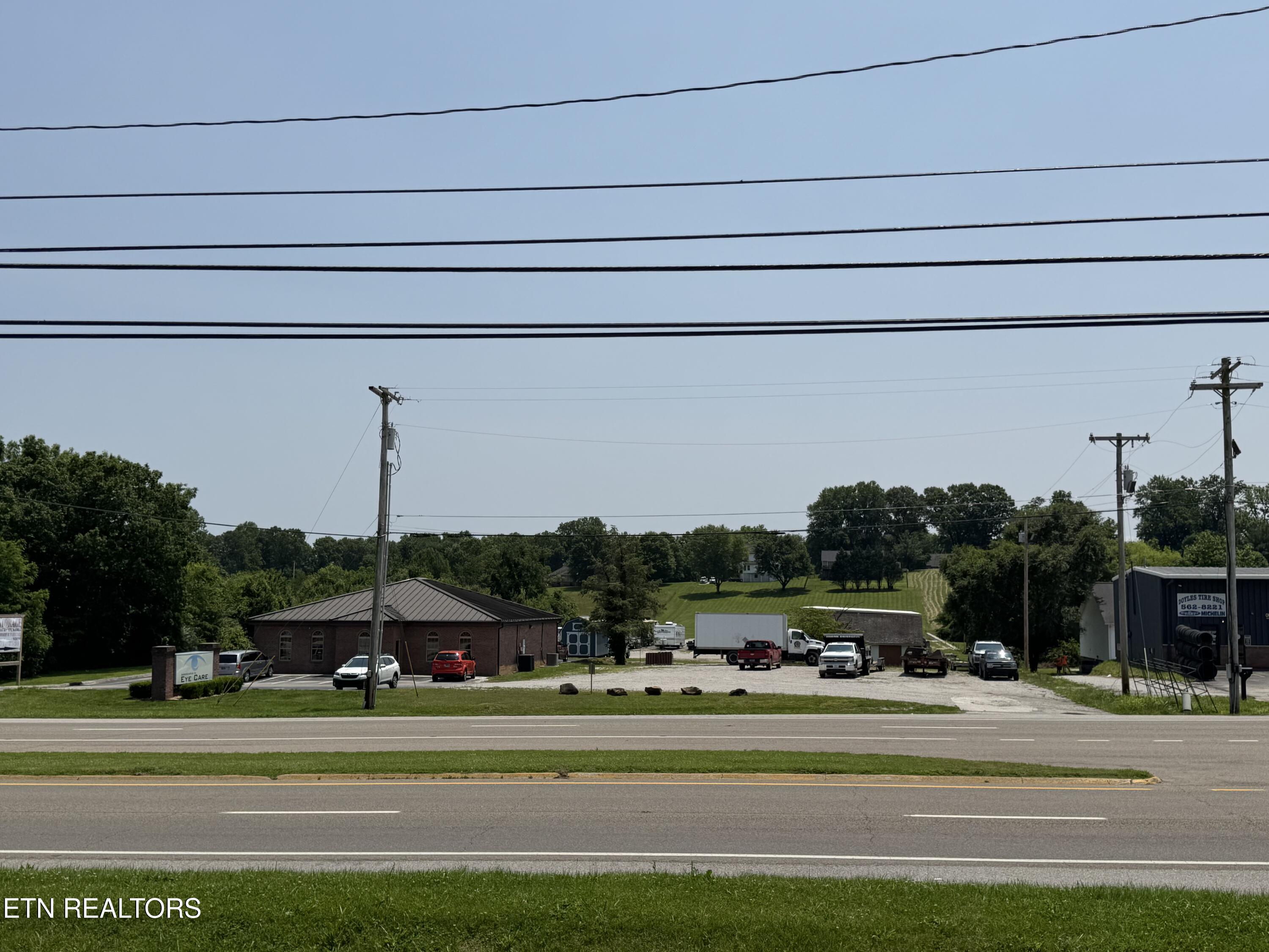 2527 Jacksboro Pike Property Photo 7
