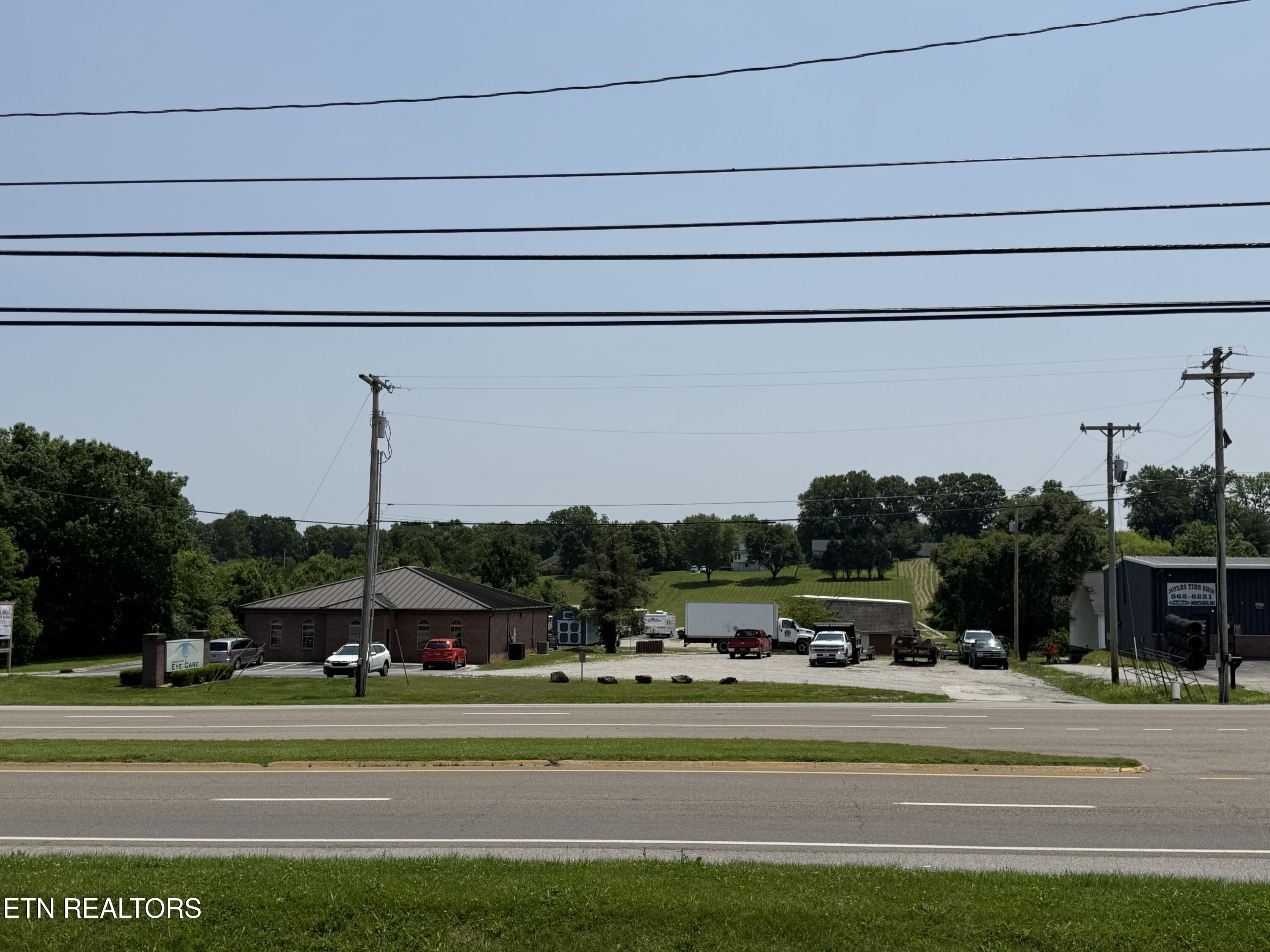2527 Jacksboro Pike Property Photo 8