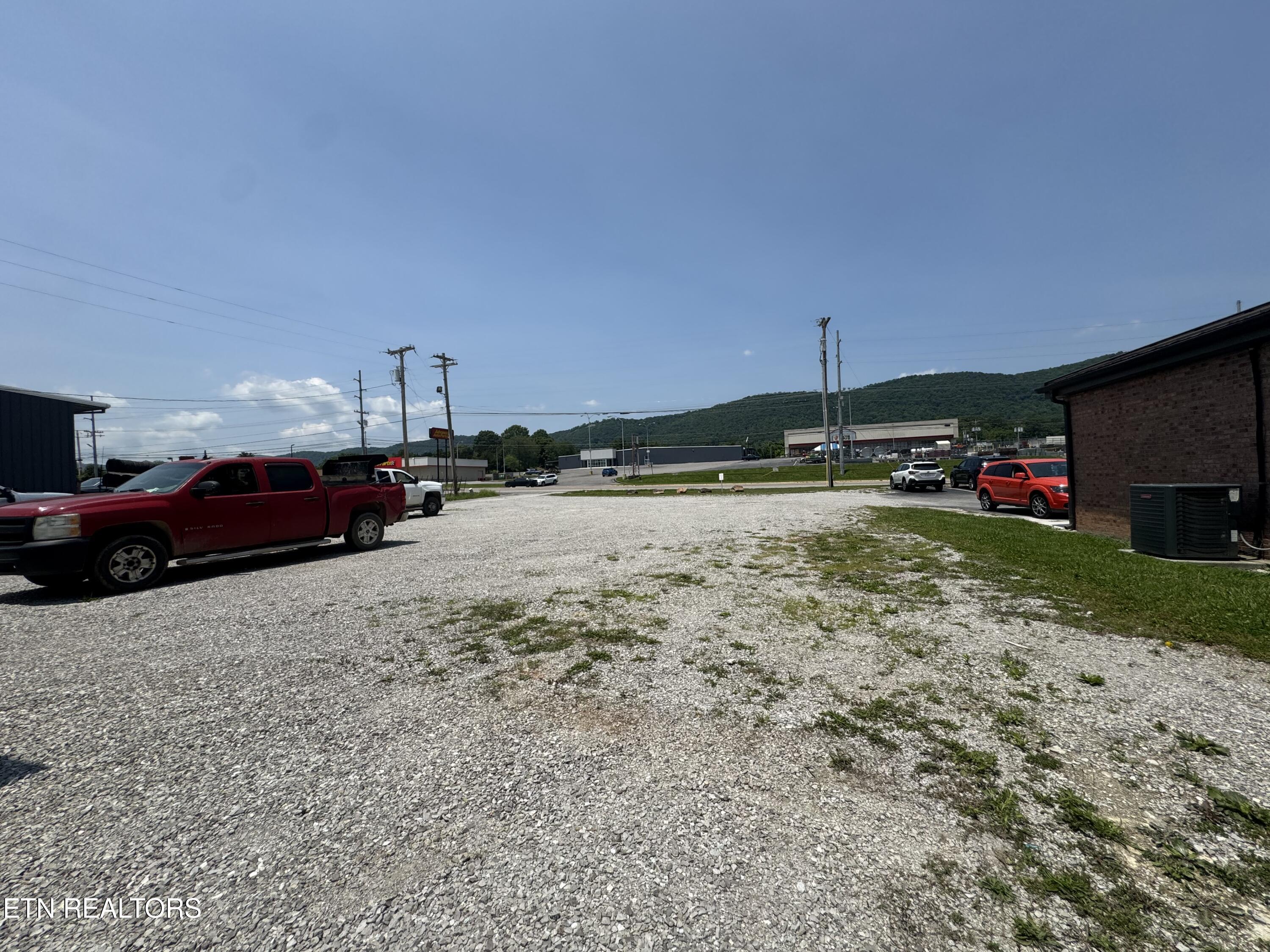 2527 Jacksboro Pike Property Photo 9