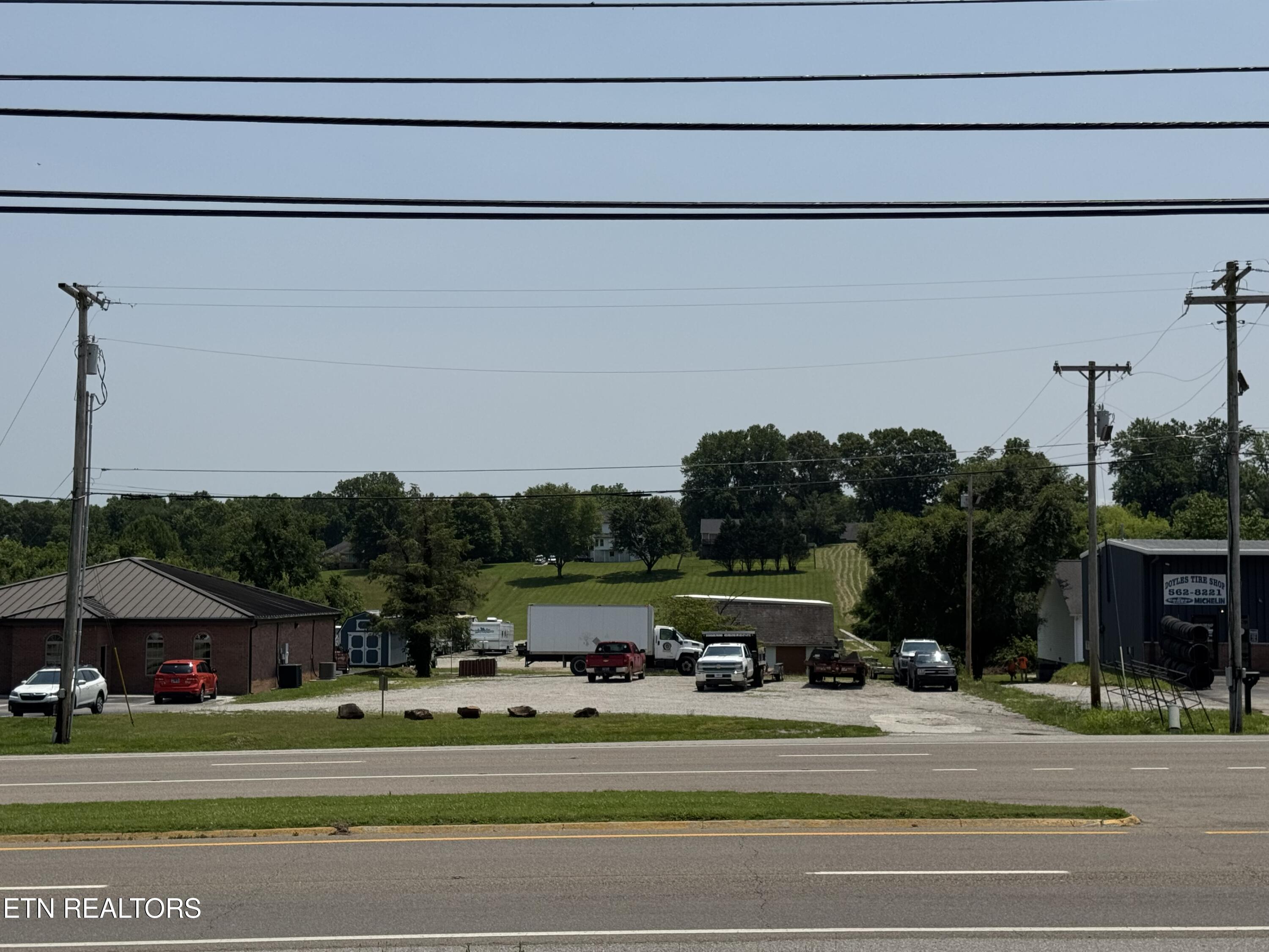 2527 Jacksboro Pike Property Photo 11