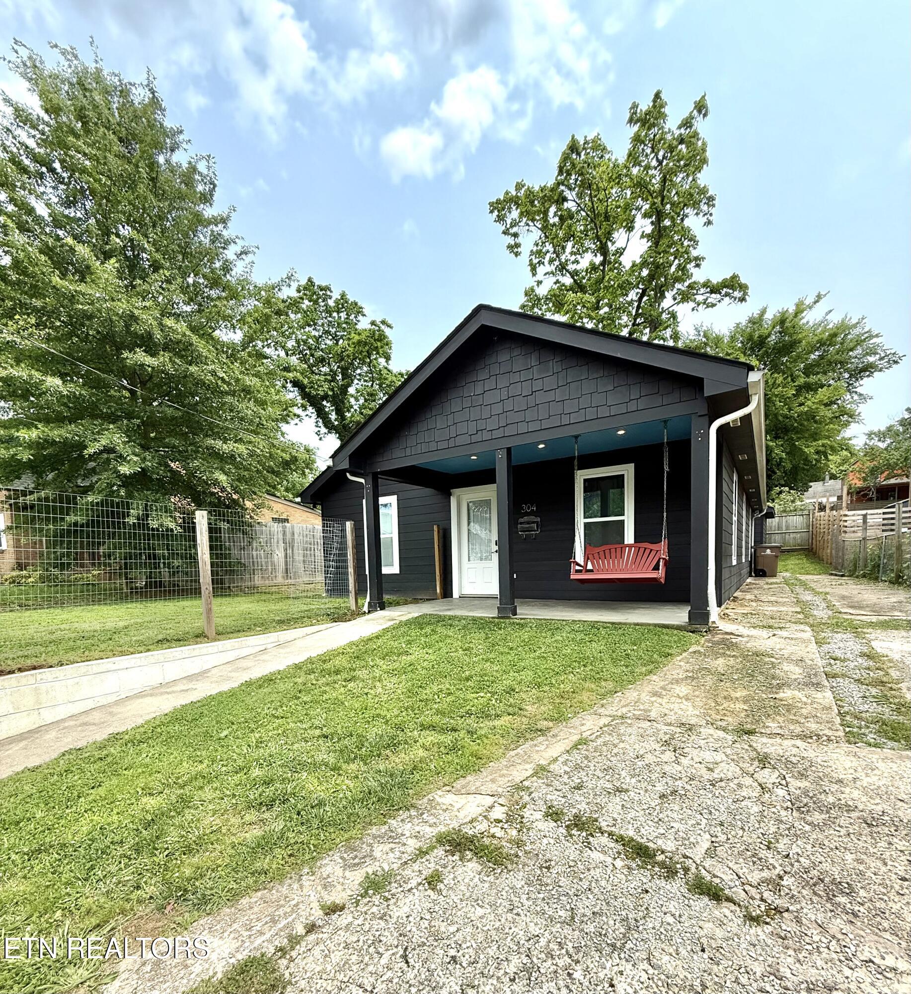 304 Douglas Ave Property Photo 1