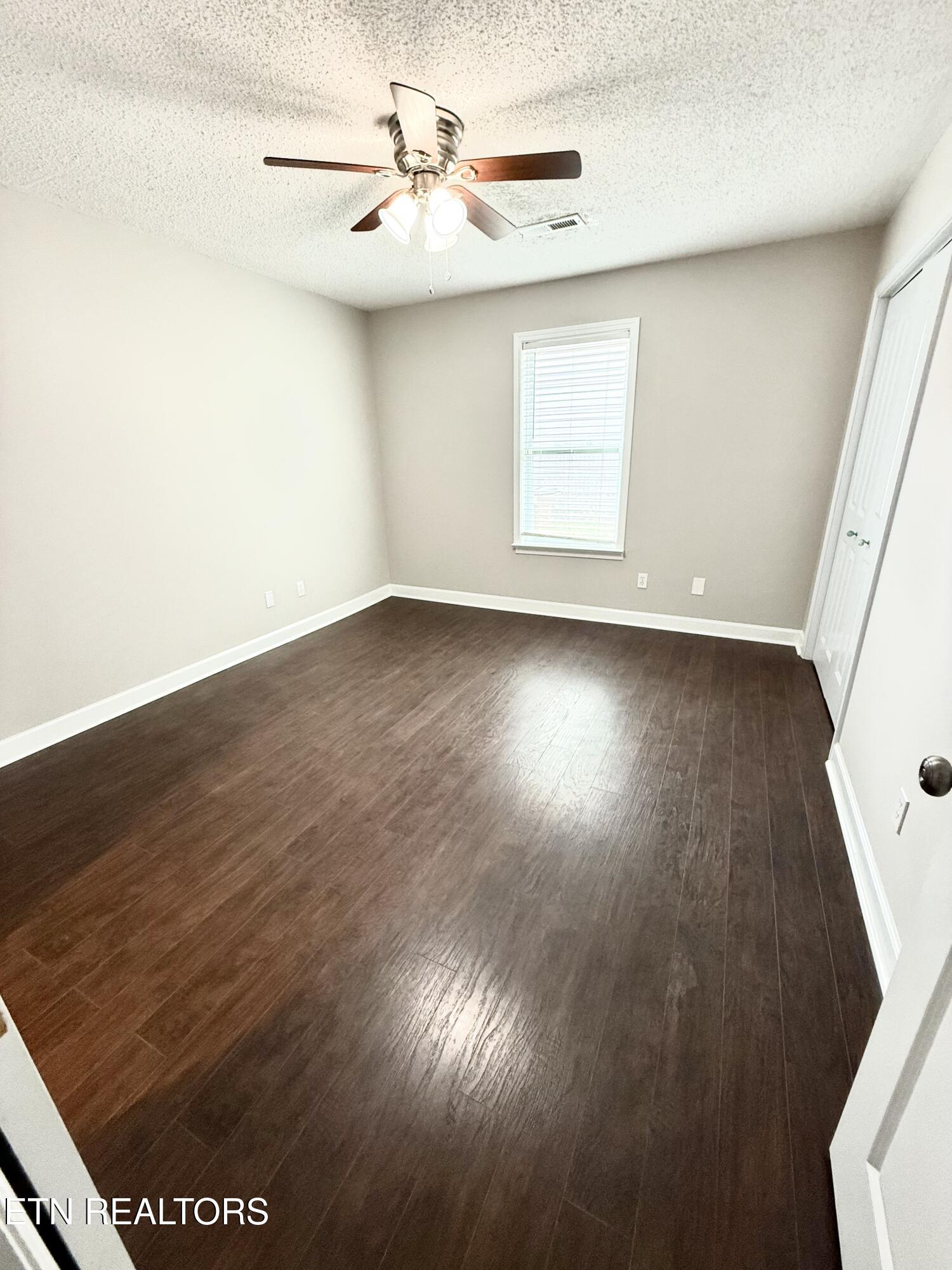 304 Douglas Ave Property Photo 16